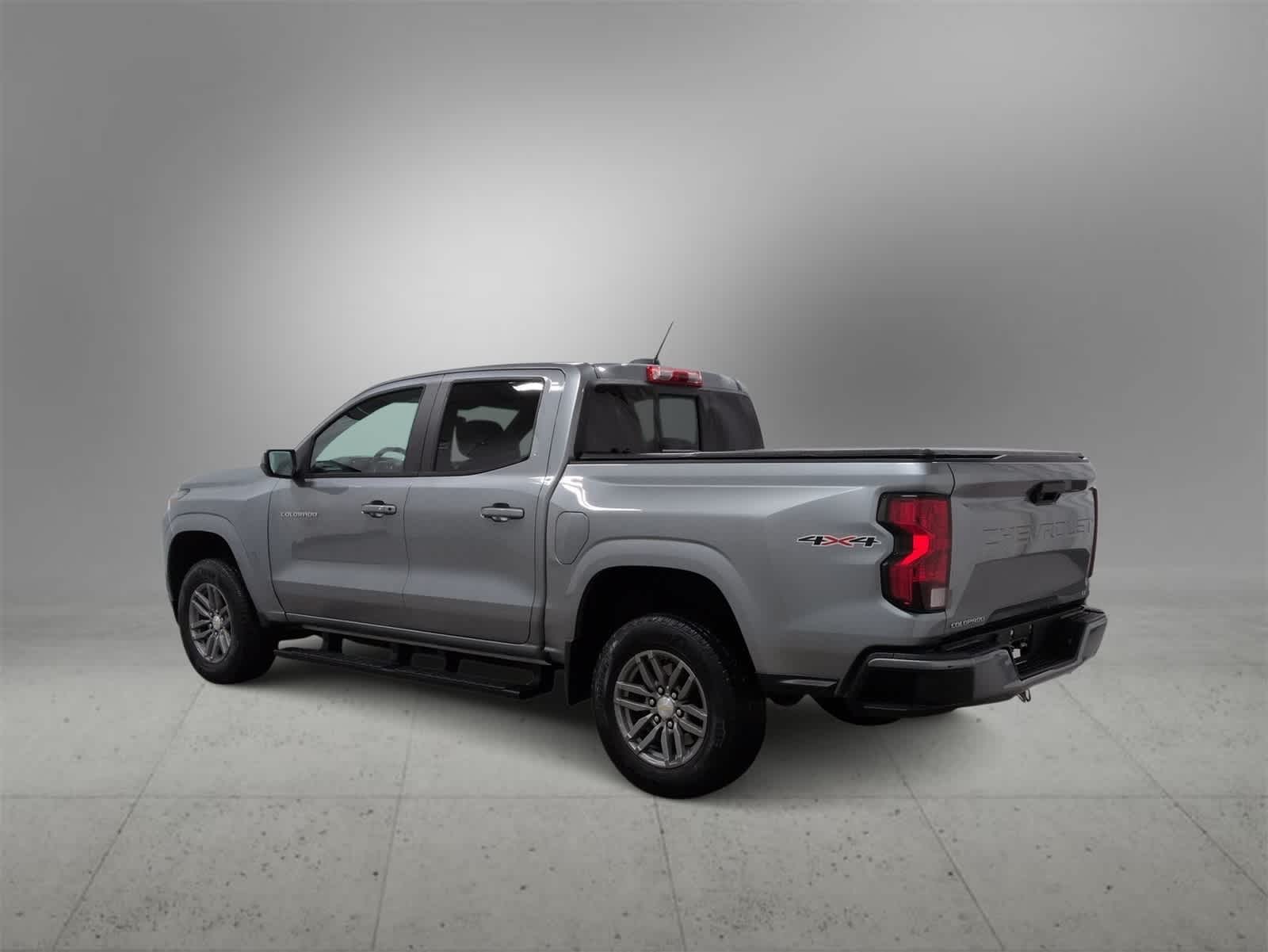 Thumbnail: 2023 Chevrolet Colorado - 6