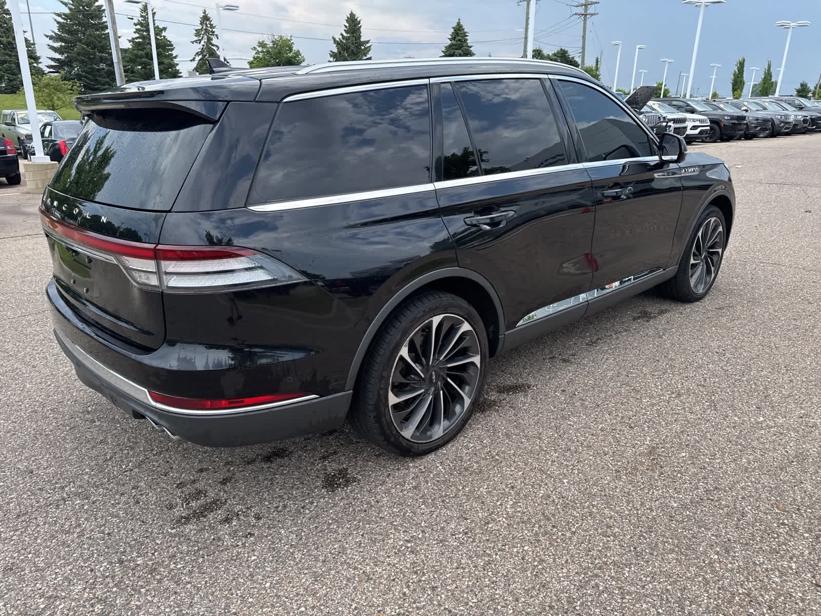 Thumbnail: 2020 Lincoln Aviator - 14