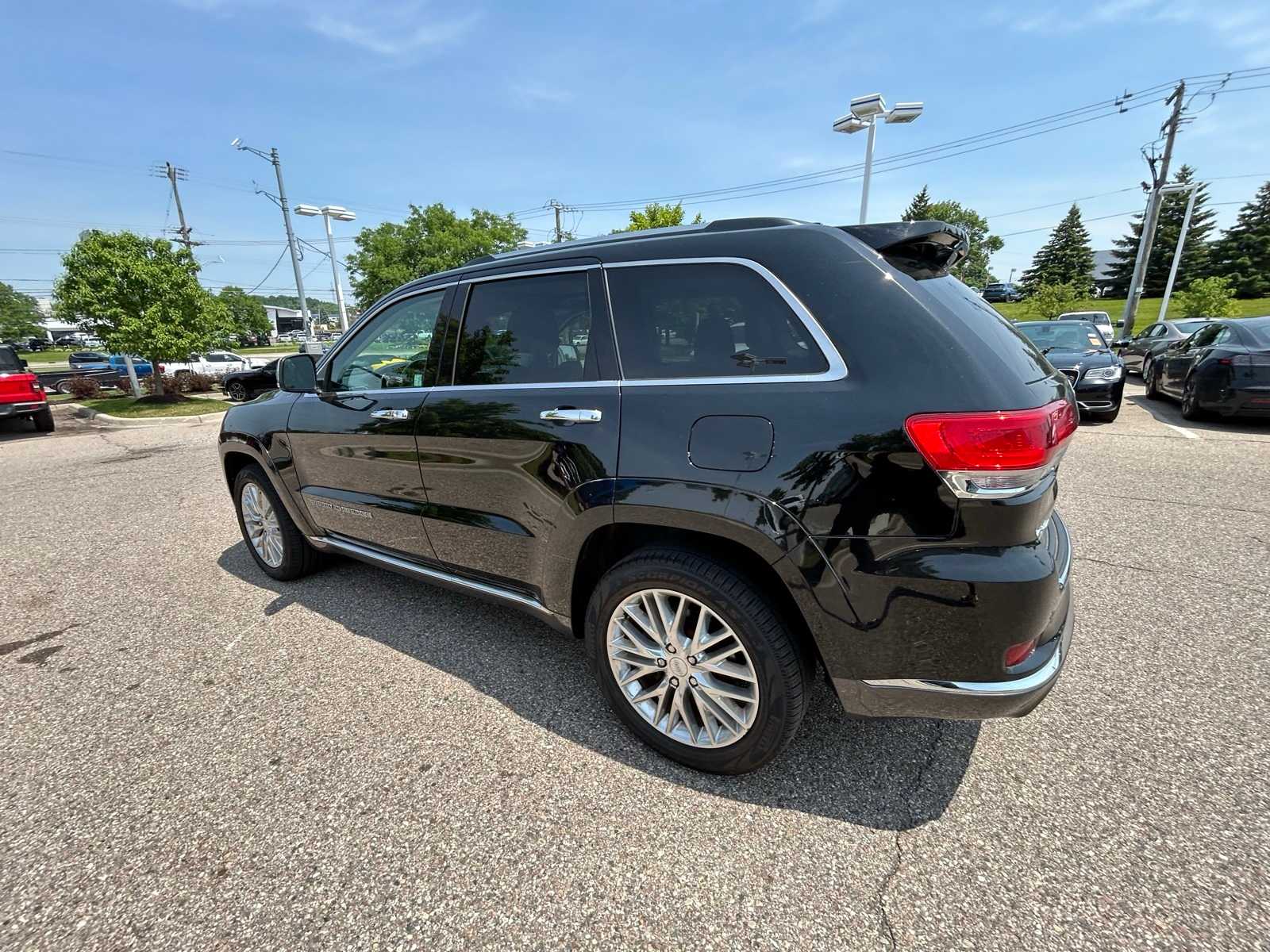 Thumbnail: 2017 Jeep Grand Cherokee - 22