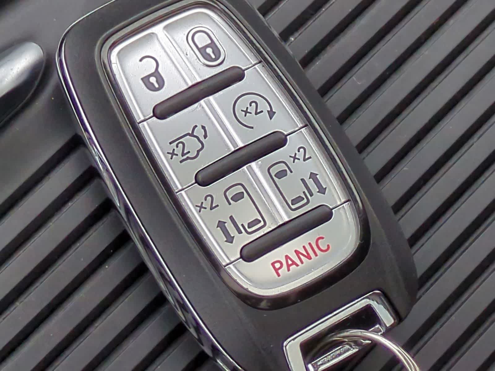 Thumbnail: 2022 Chrysler Pacifica - 38