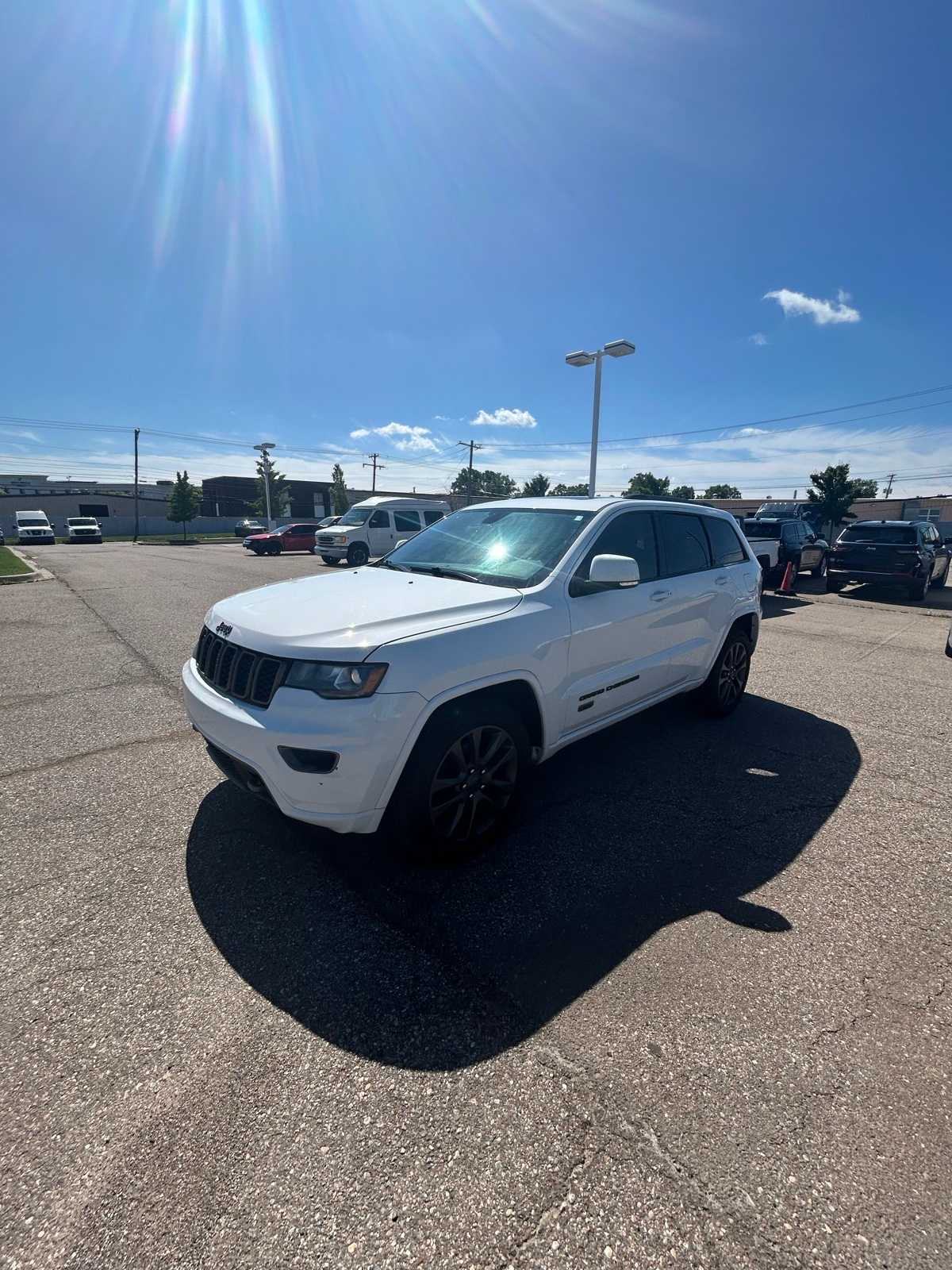 Thumbnail: 2017 Jeep Grand Cherokee - 1