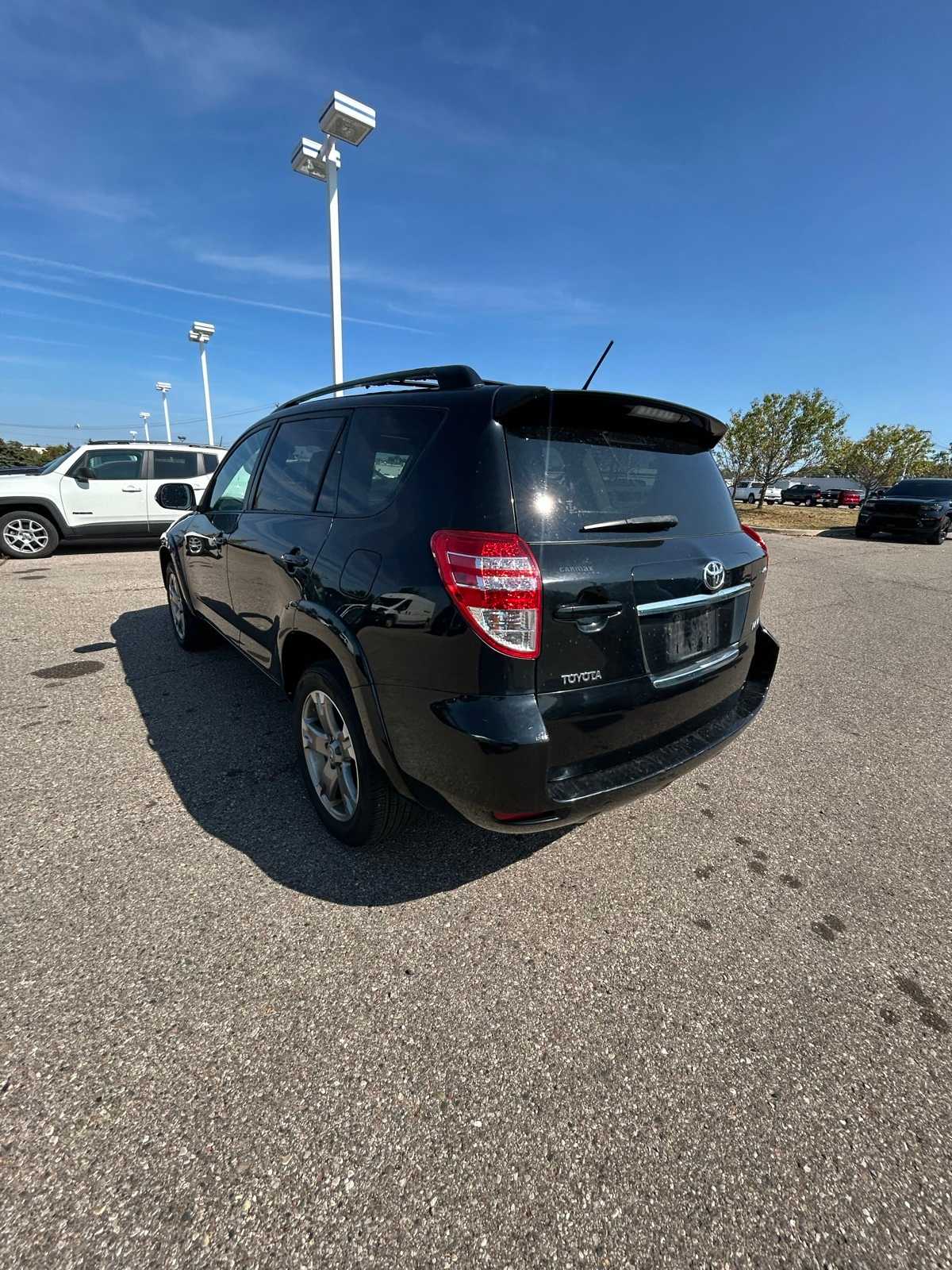Thumbnail: 2010 Toyota RAV4 - 24