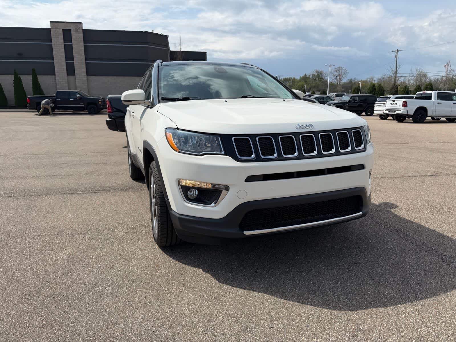 Thumbnail: 2019 Jeep Compass - 9