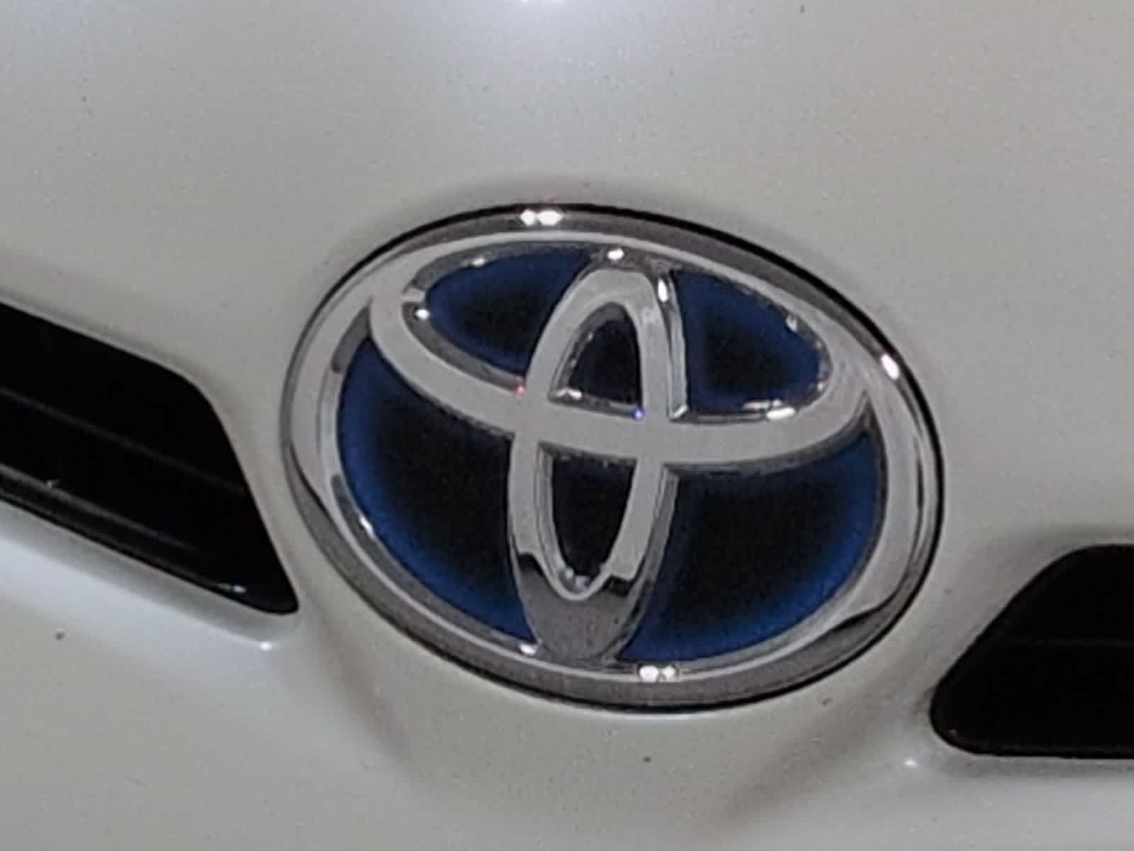 Thumbnail: 2012 Toyota Prius - 12