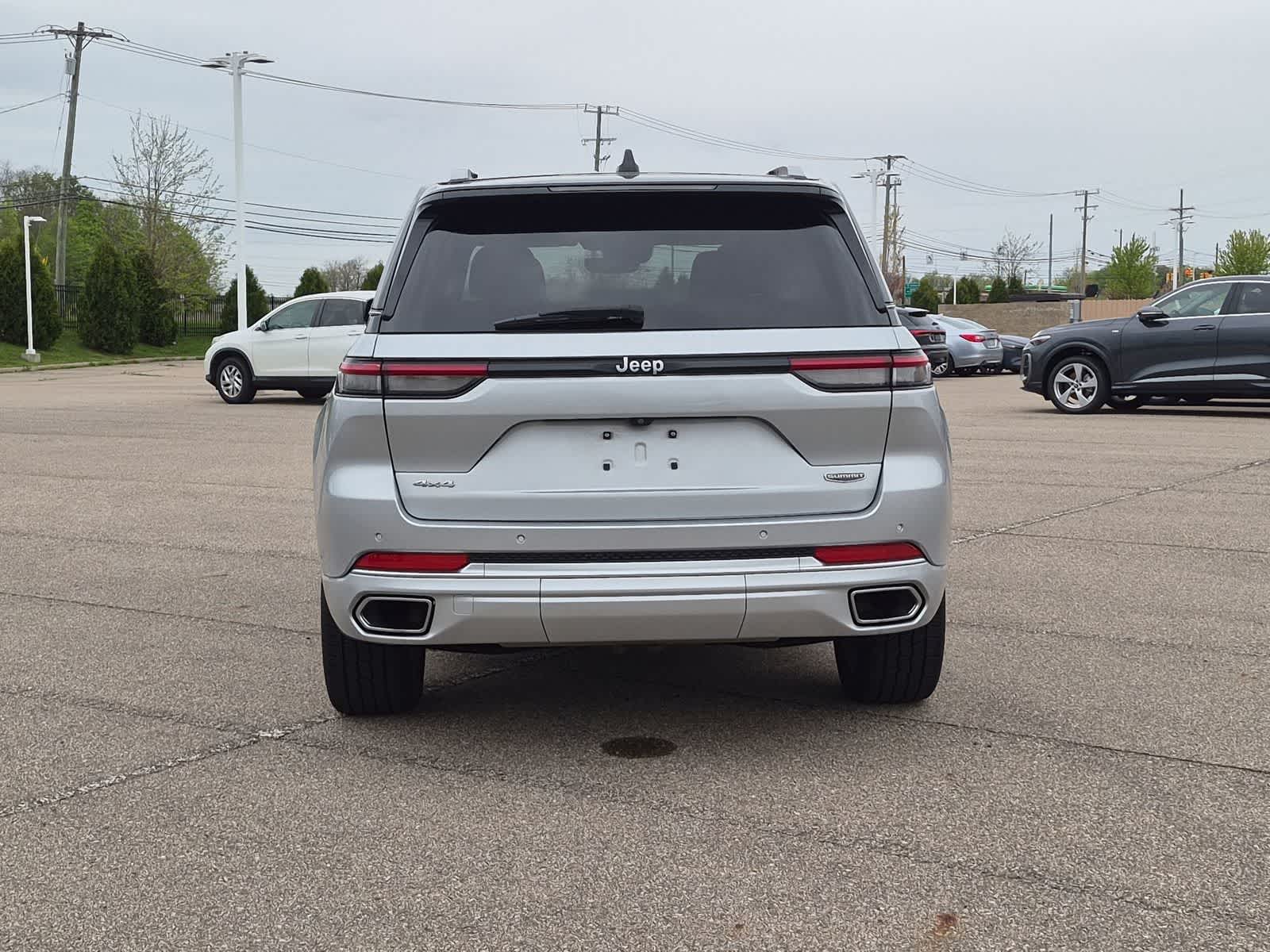 Thumbnail: 2022 Jeep Grand Cherokee - 13