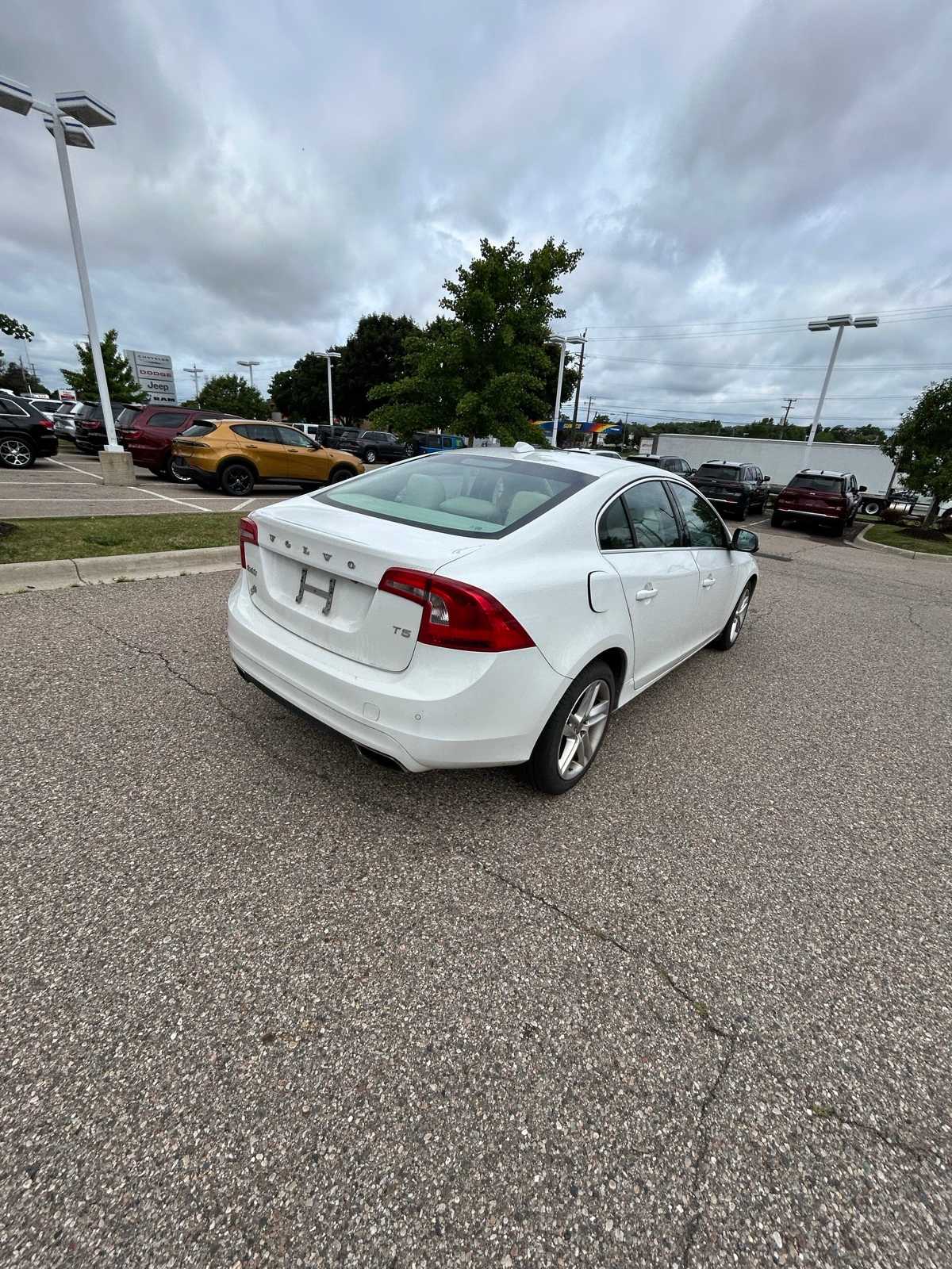 Thumbnail: 2015 Volvo S60 - 20