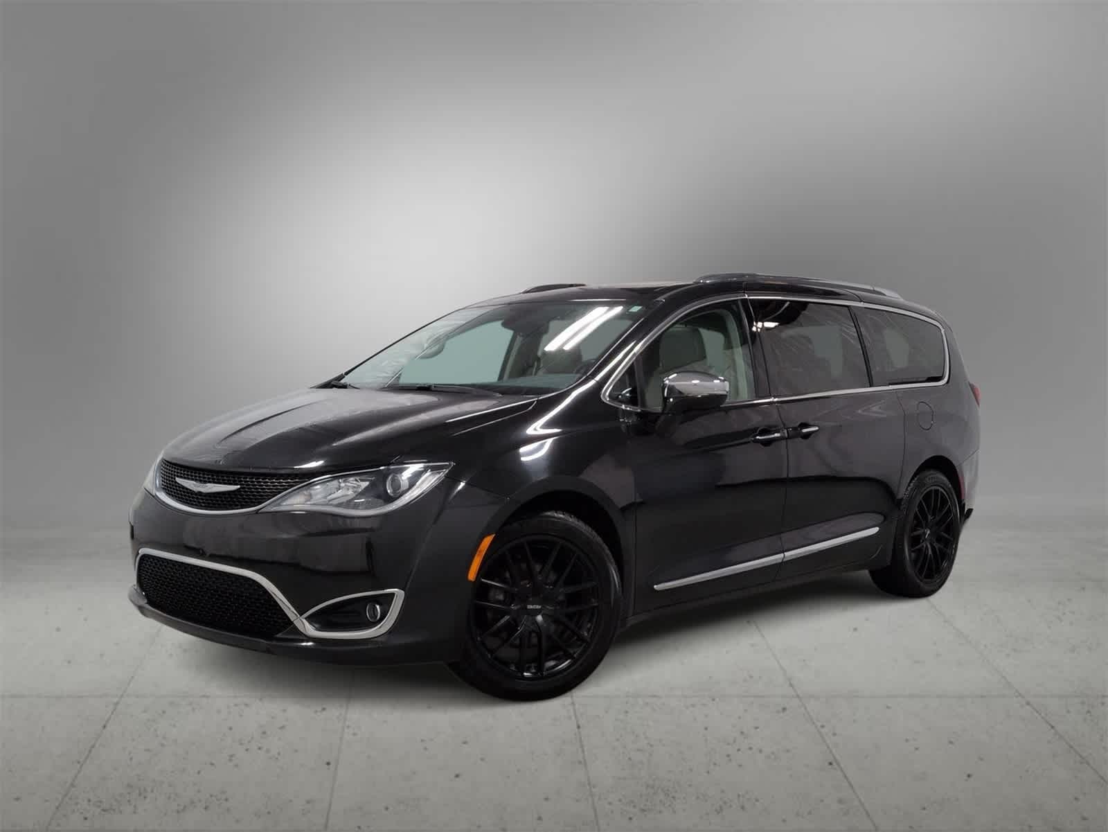 Thumbnail: 2017 Chrysler Pacifica - 2
