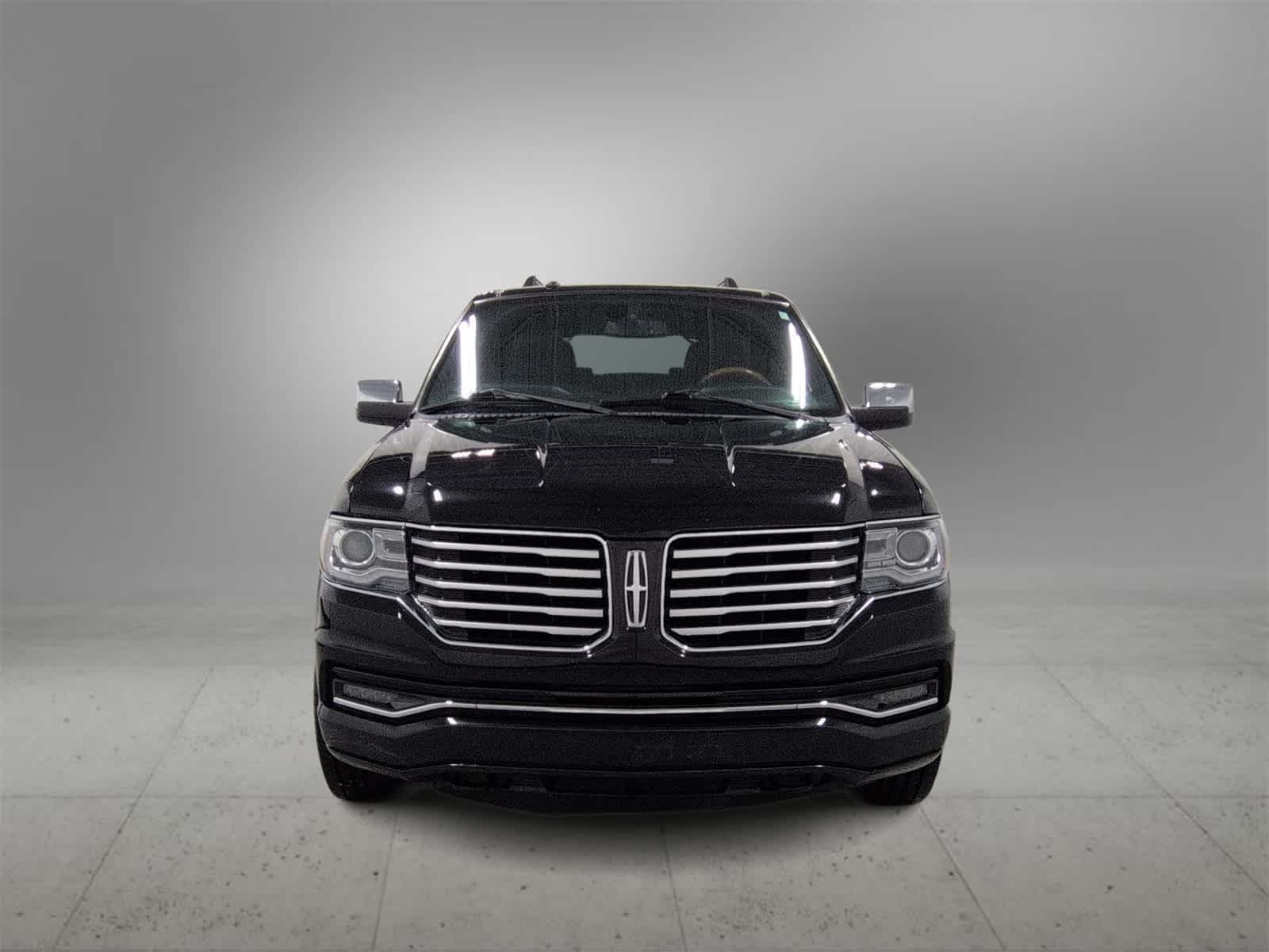 Thumbnail: 2017 Lincoln Navigator L - 3