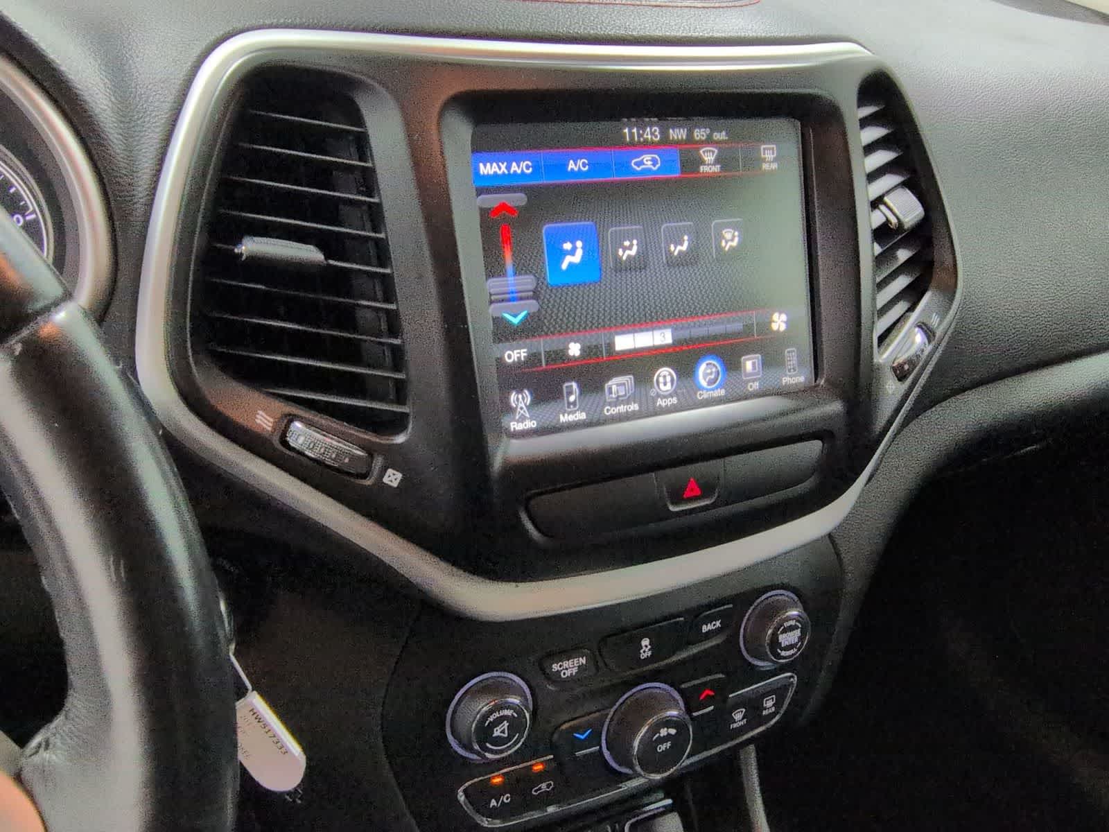 Thumbnail: 2017 Jeep Cherokee - 28