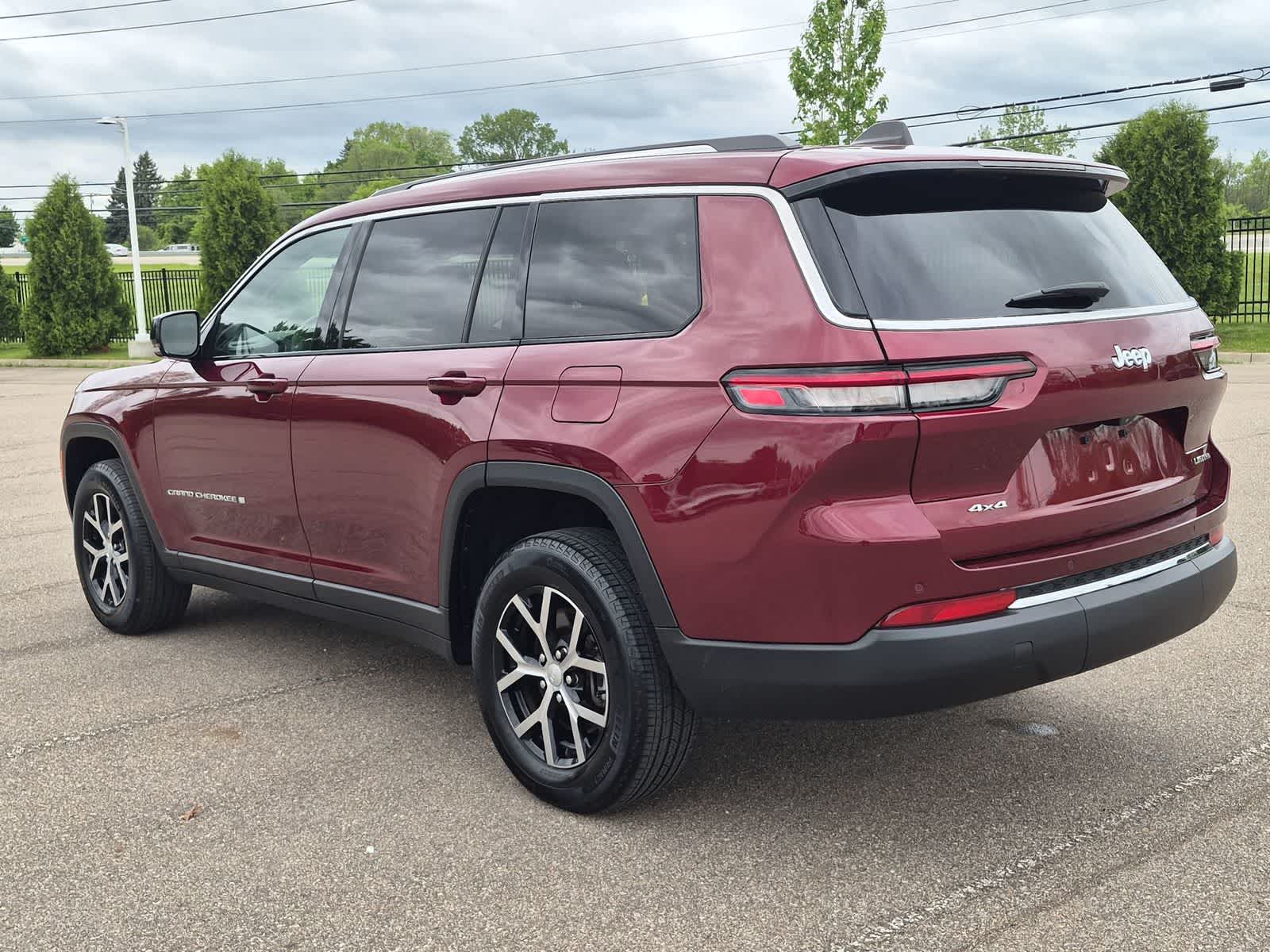 Thumbnail: 2023 Jeep Grand Cherokee L - 12