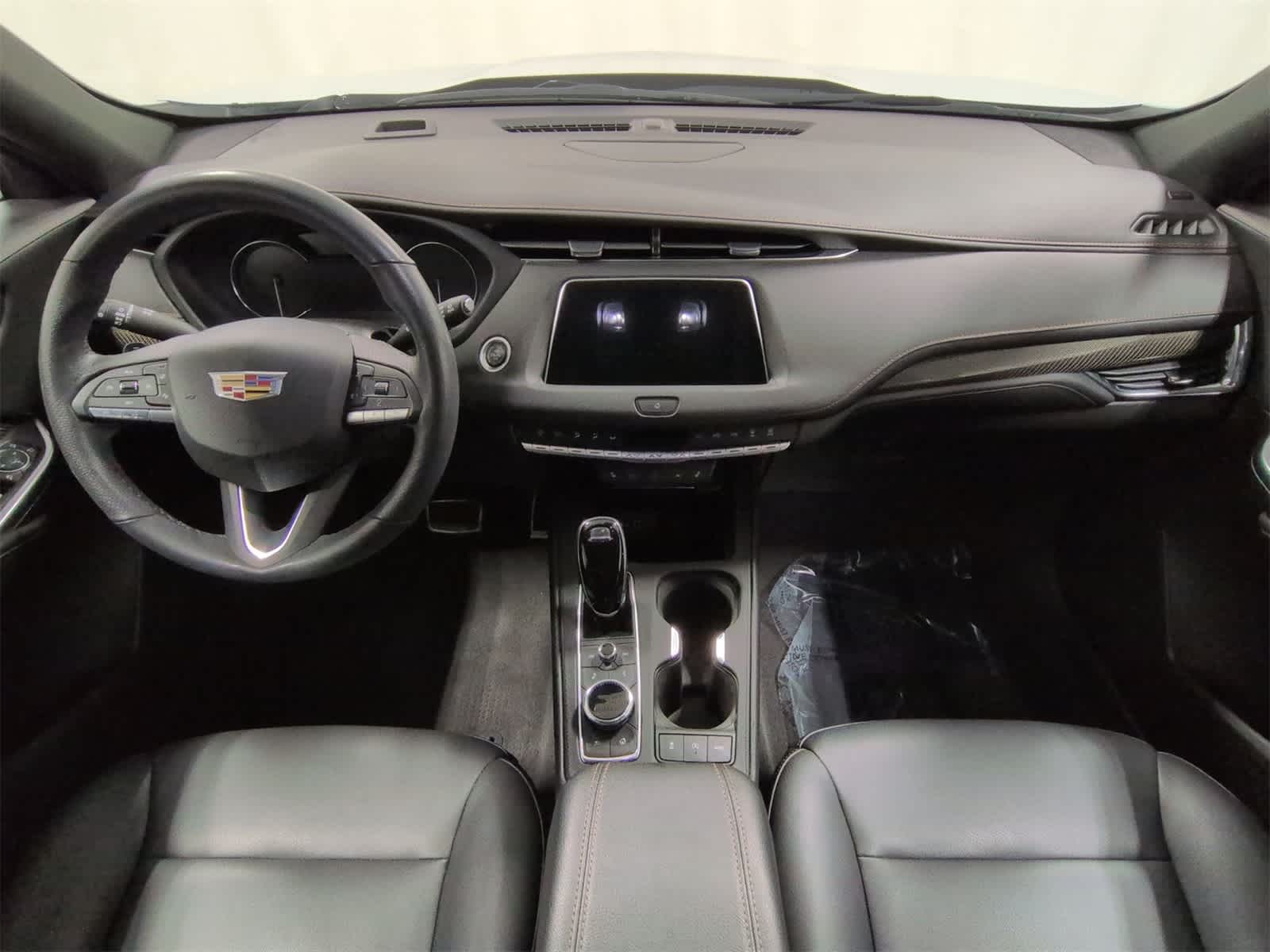 Thumbnail: 2022 Cadillac XT4 - 16