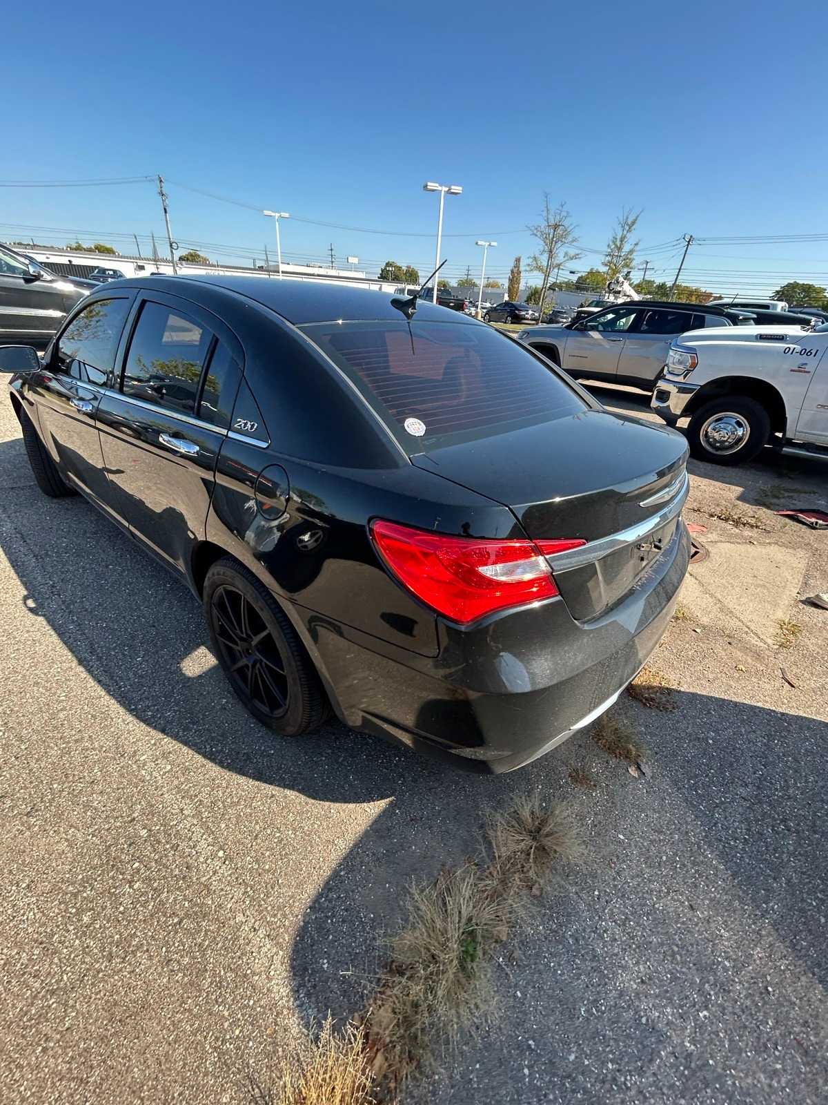Thumbnail: 2013 Chrysler 200 - 23