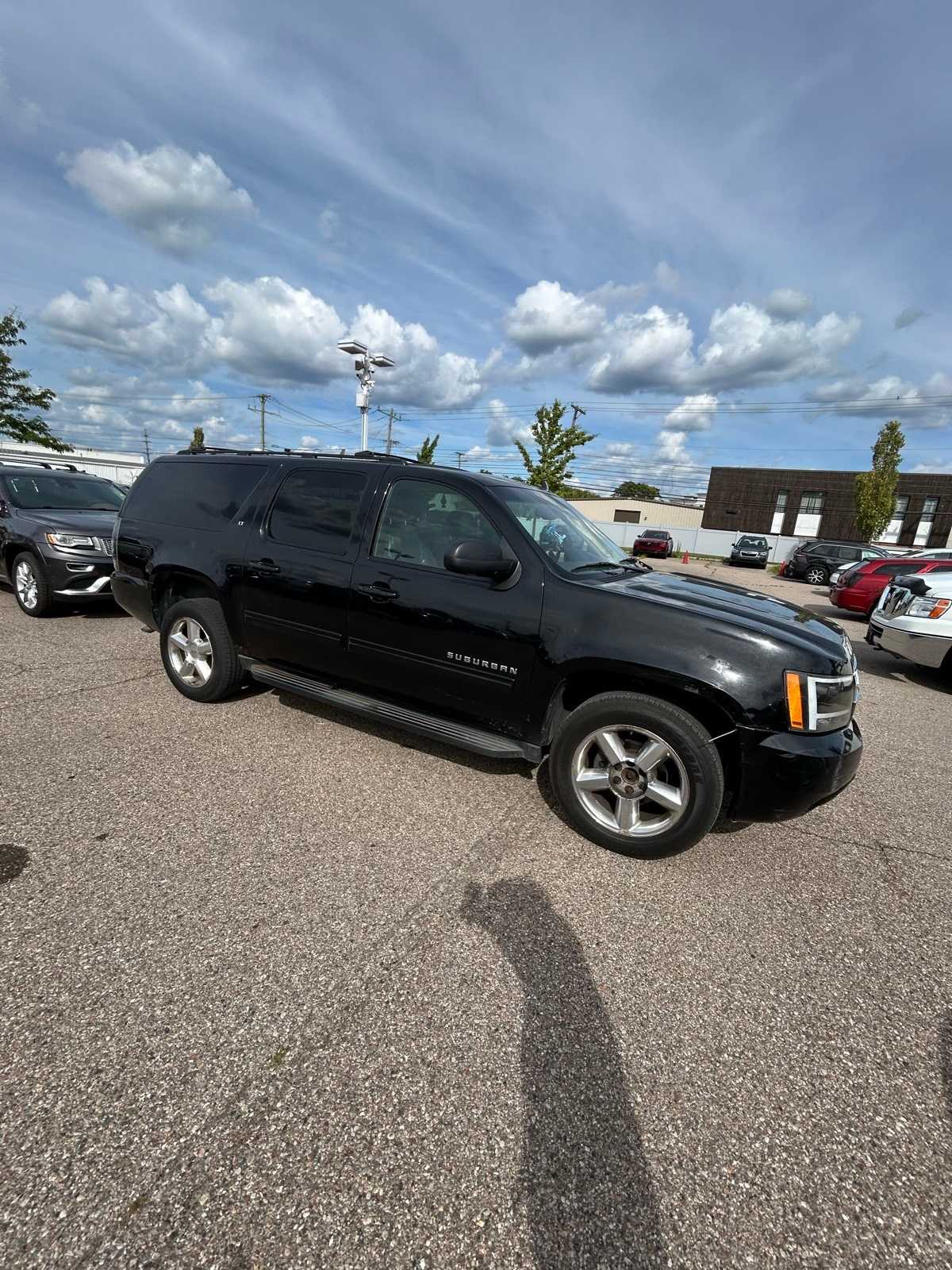 Thumbnail: 2011 Chevrolet Suburban - 9