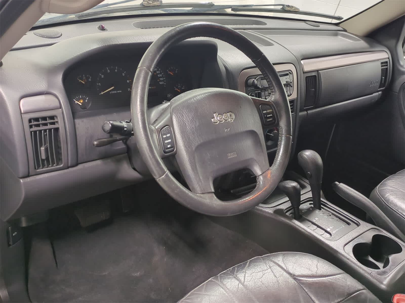Thumbnail: 2004 Jeep Grand Cherokee - 10