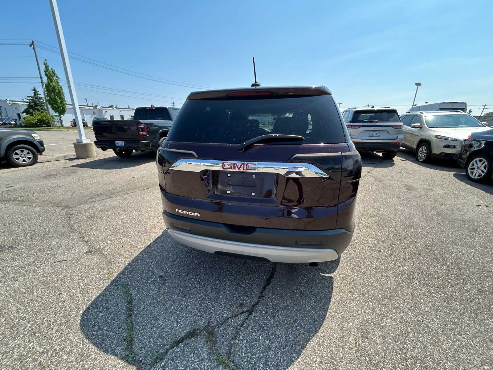 2017 GMC Acadia SLE 19