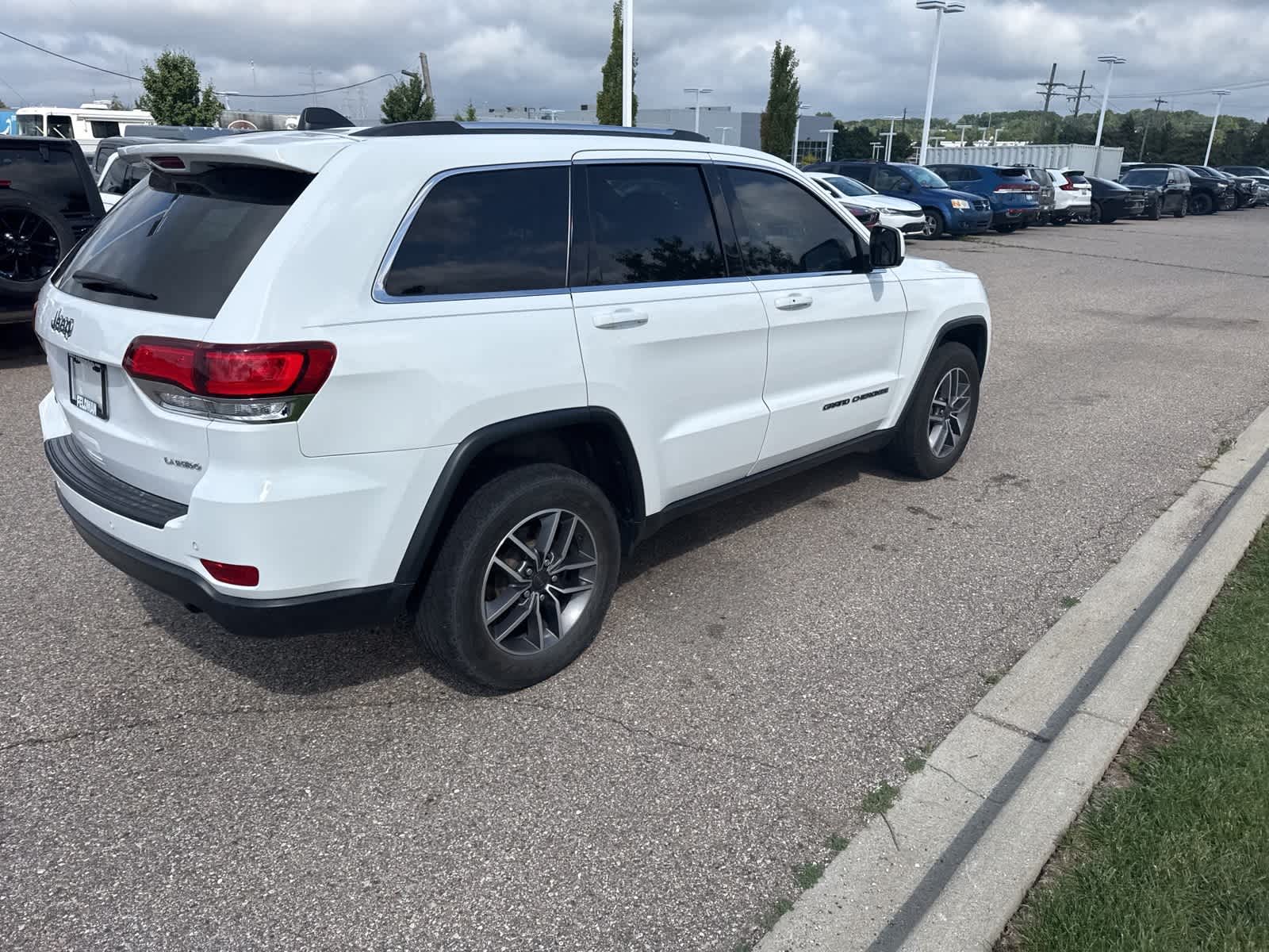 Thumbnail: 2020 Jeep Grand Cherokee - 19