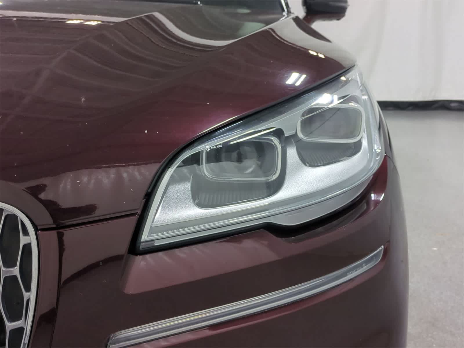 Thumbnail: 2020 Lincoln Aviator - 11