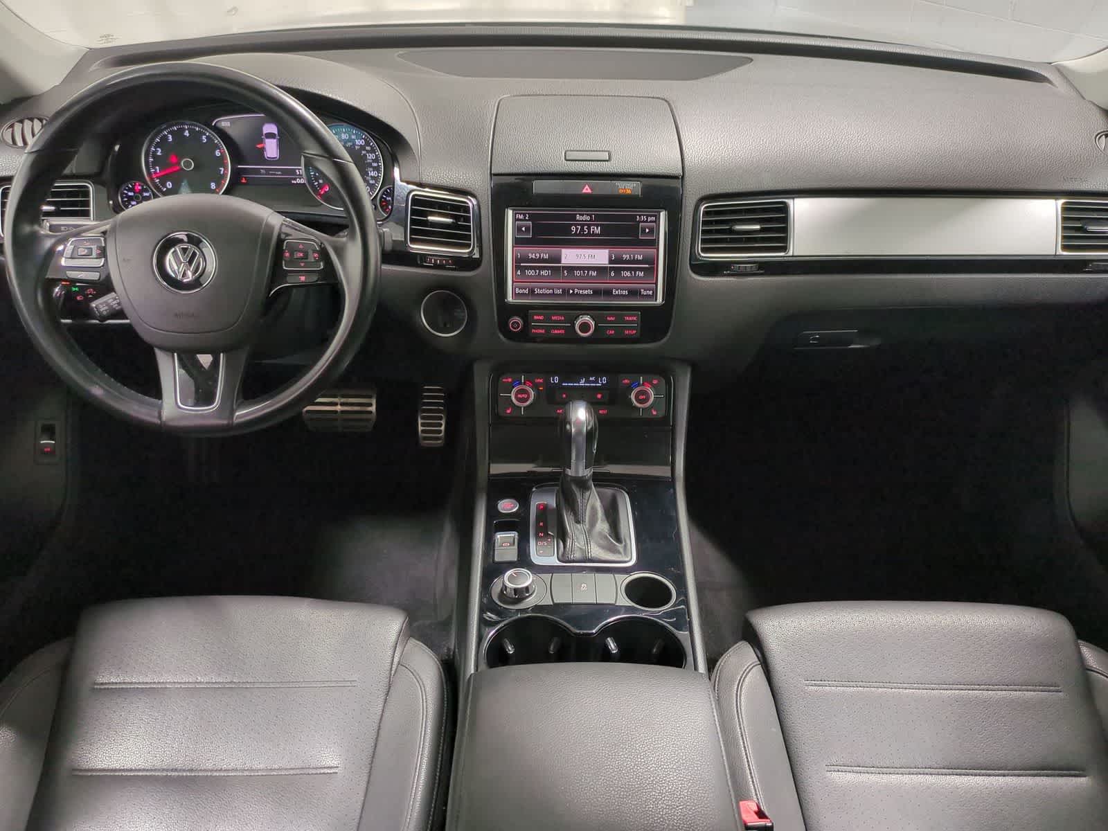 Thumbnail: 2014 Volkswagen Touareg - 16