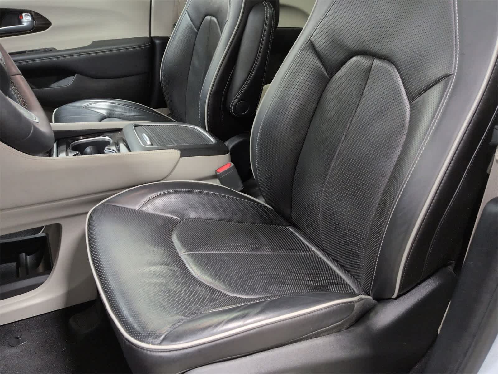 Thumbnail: 2024 Chrysler Pacifica - 17