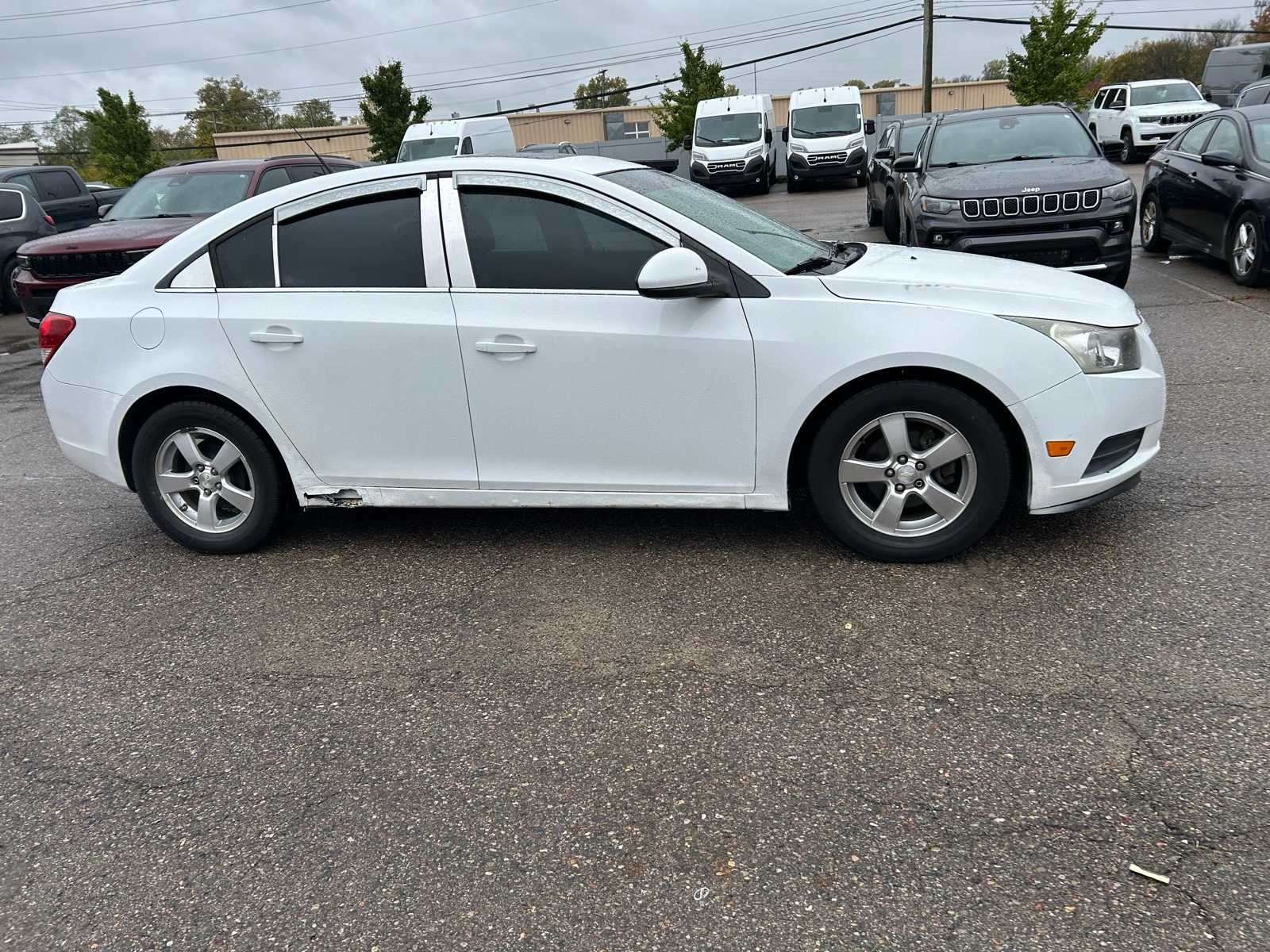 Thumbnail: 2012 Chevrolet Cruze - 10
