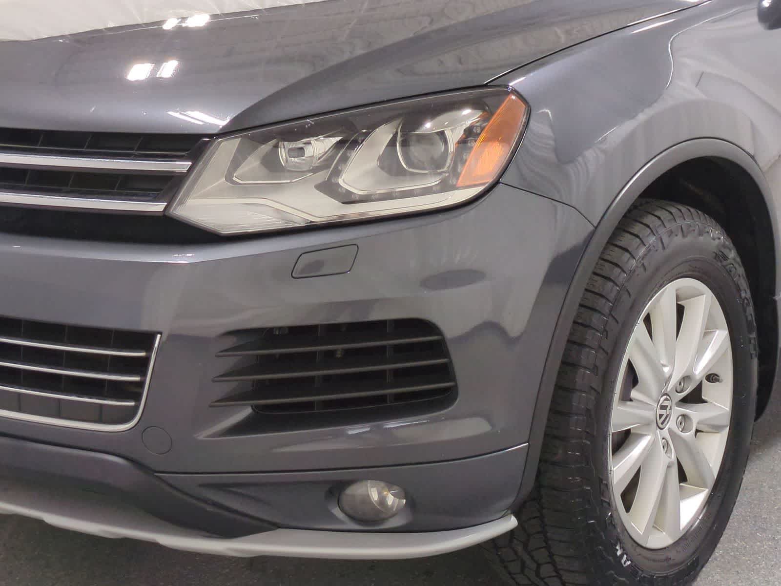 Thumbnail: 2014 Volkswagen Touareg - 11