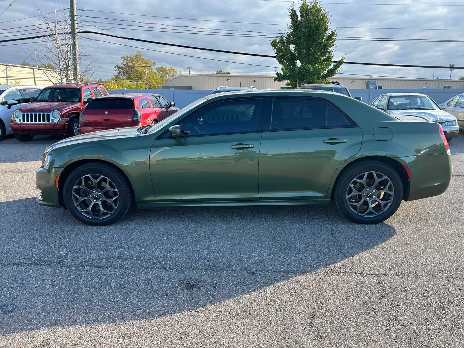 Thumbnail: 2018 Chrysler 300 - 32