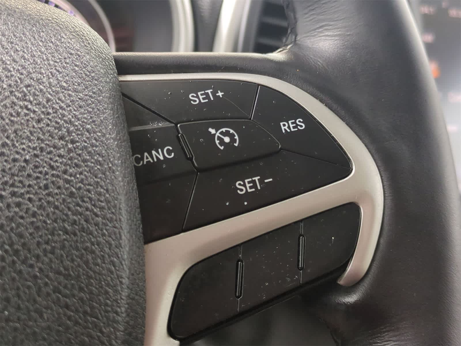 Thumbnail: 2016 Jeep Cherokee - 25