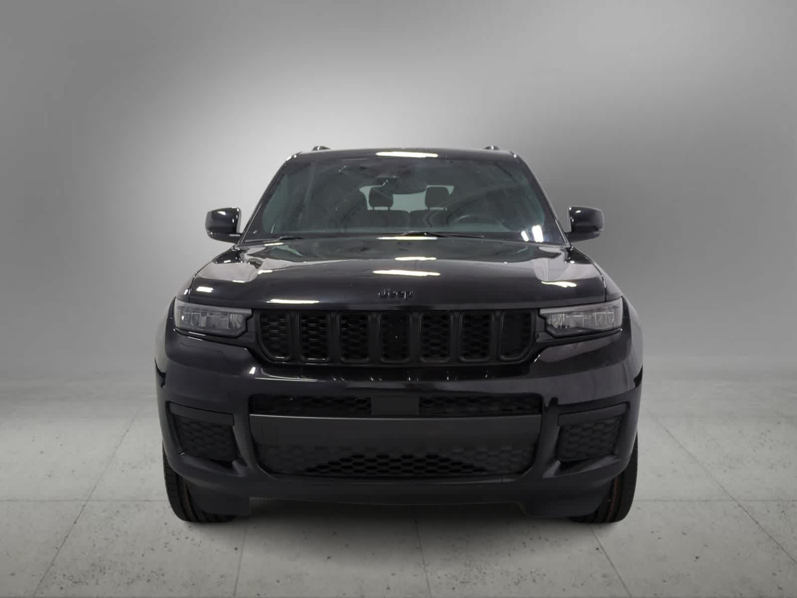 Thumbnail: 2023 Jeep Grand Cherokee L - 3