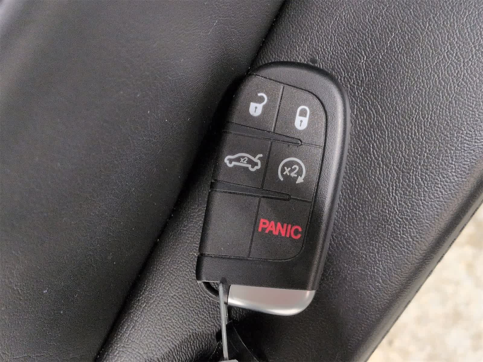 Thumbnail: 2015 Chrysler 200 - 38