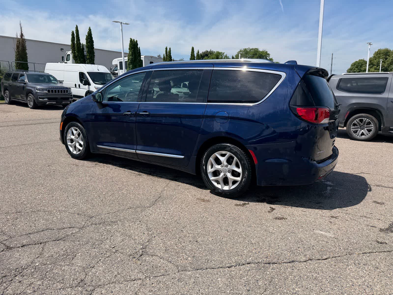 Thumbnail: 2019 Chrysler Pacifica - 26