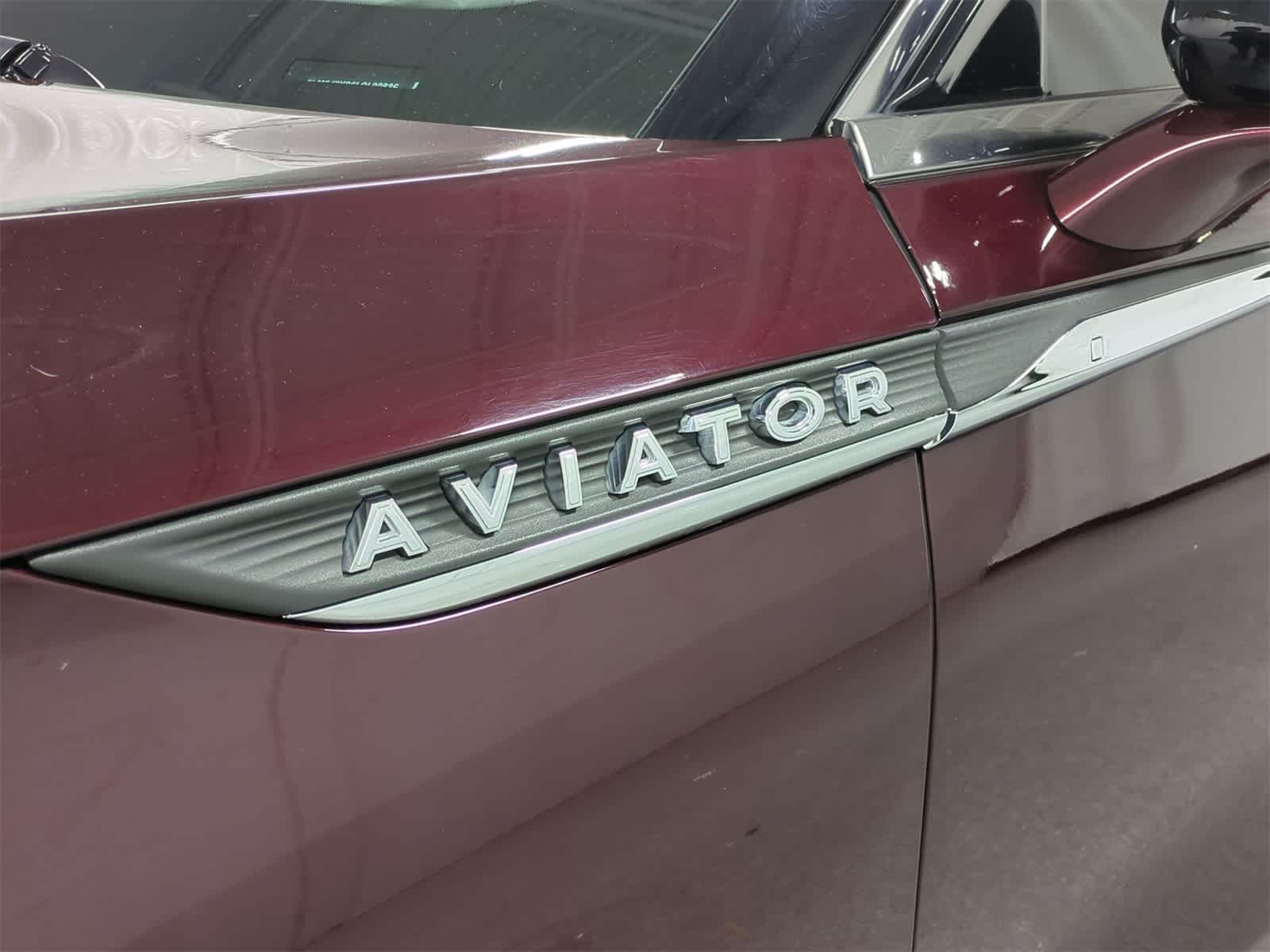 Thumbnail: 2020 Lincoln Aviator - 13