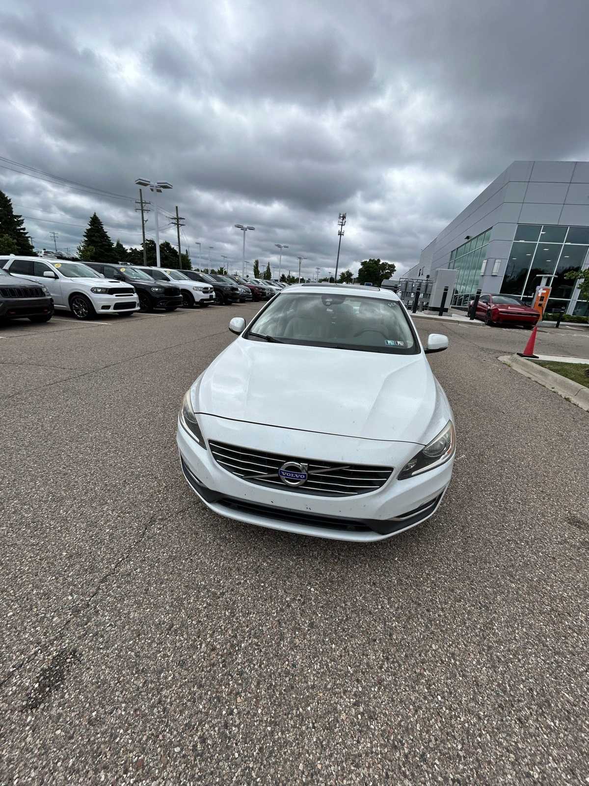 Thumbnail: 2015 Volvo S60 - 3