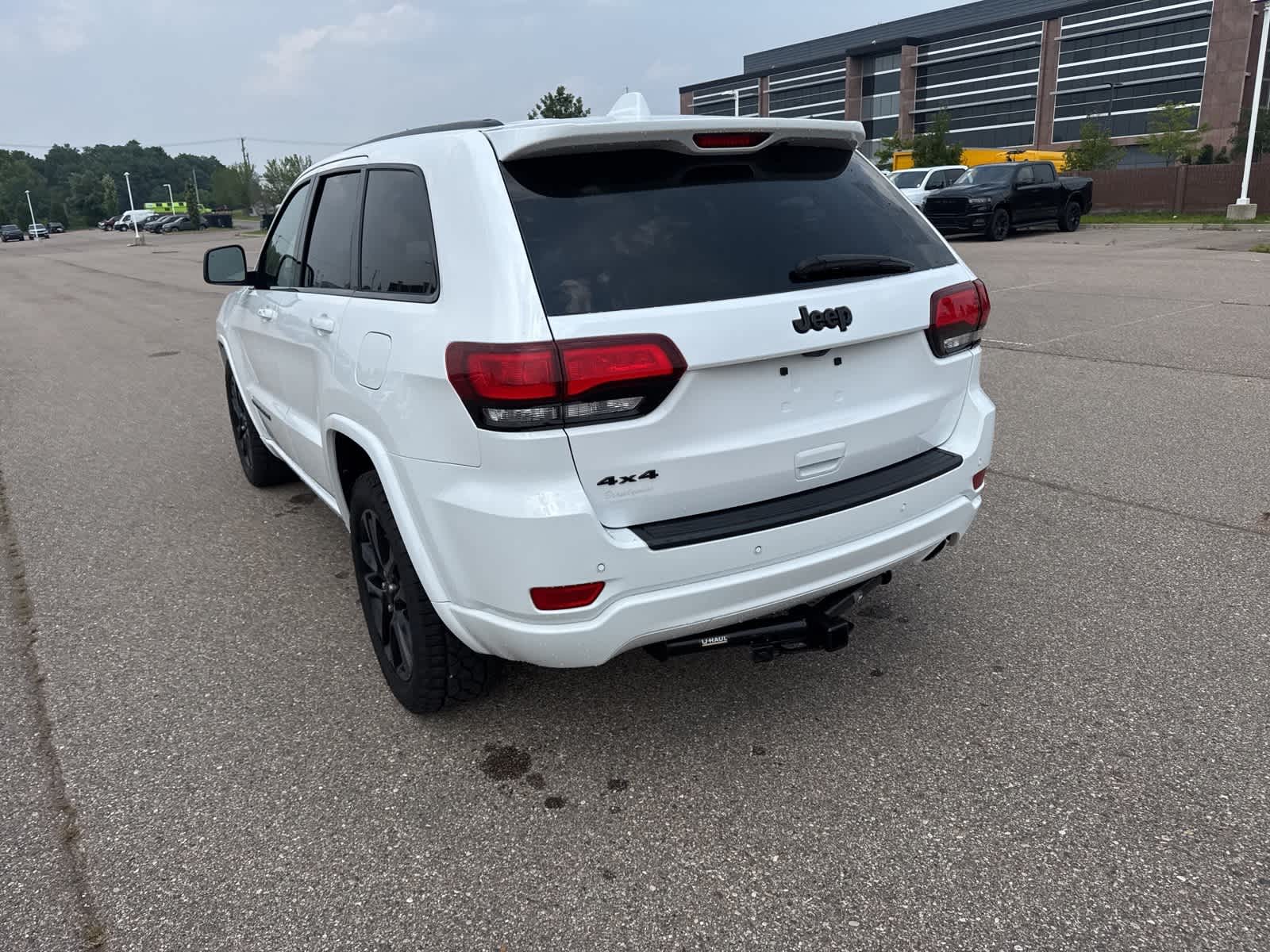 Thumbnail: 2021 Jeep Grand Cherokee - 22