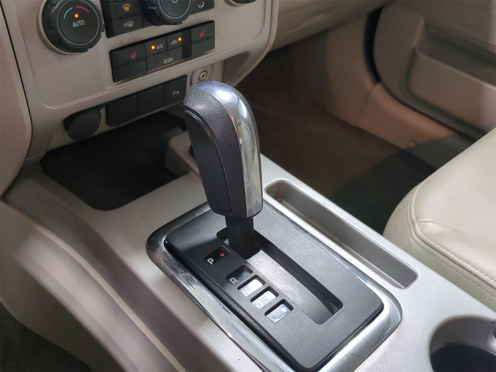 Thumbnail: 2008 Ford Escape - 28