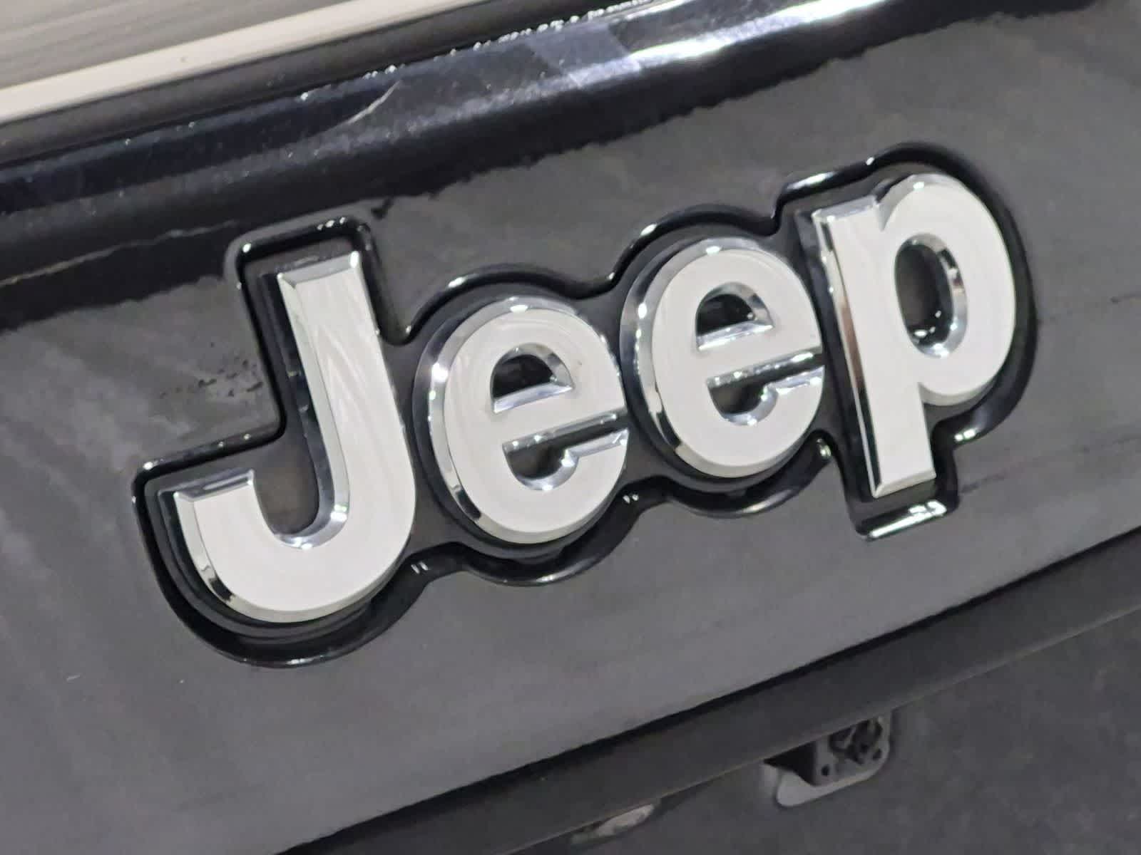Thumbnail: 2023 Jeep Compass - 12