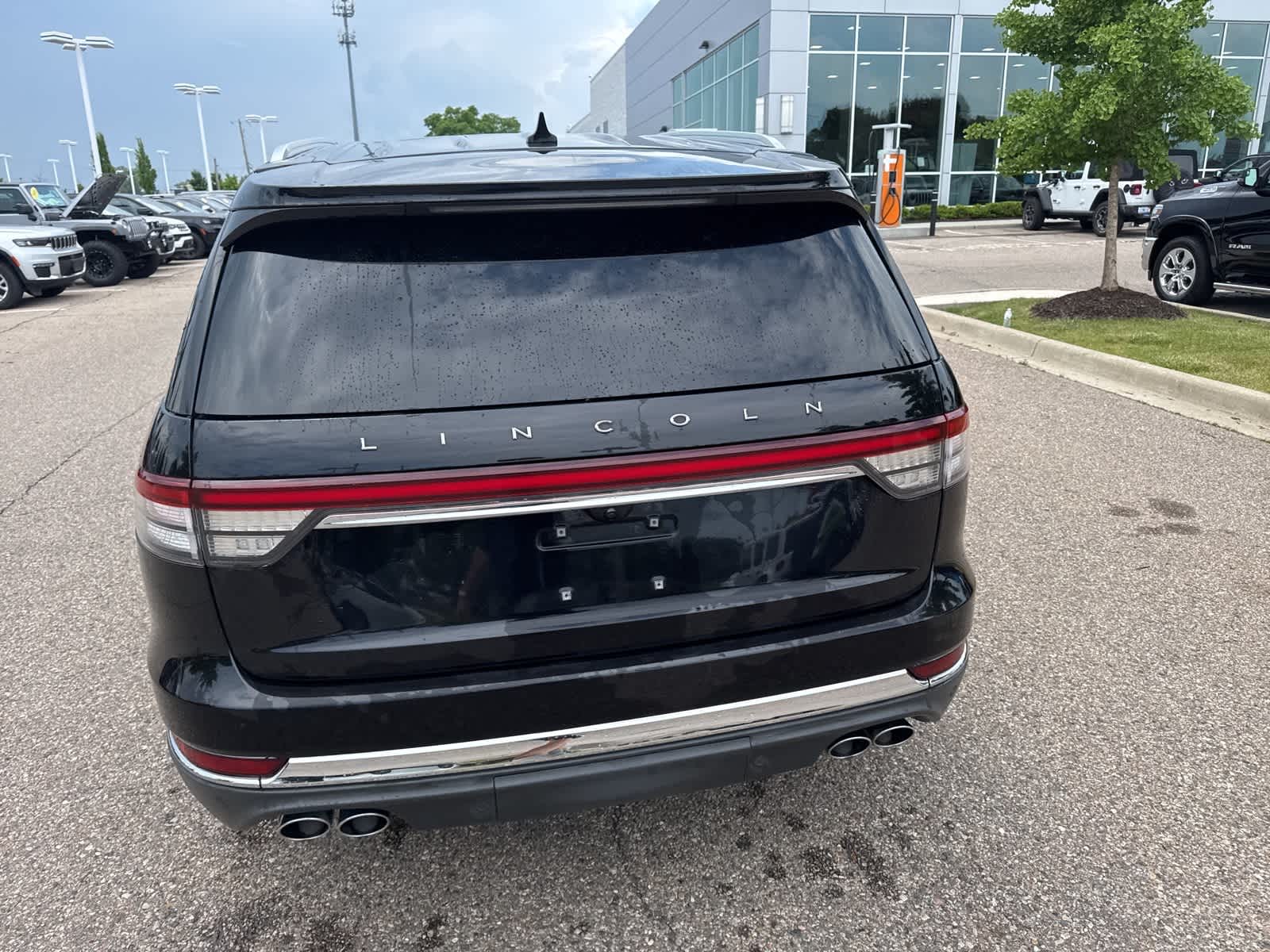 Thumbnail: 2020 Lincoln Aviator - 18