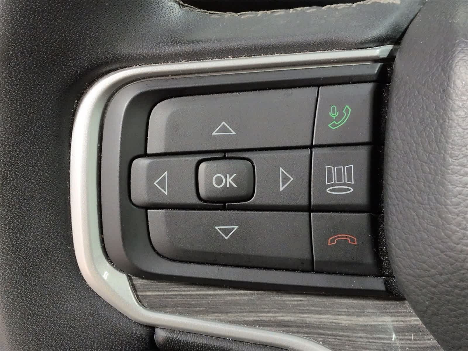 Thumbnail: 2022 Jeep Wagoneer - 26