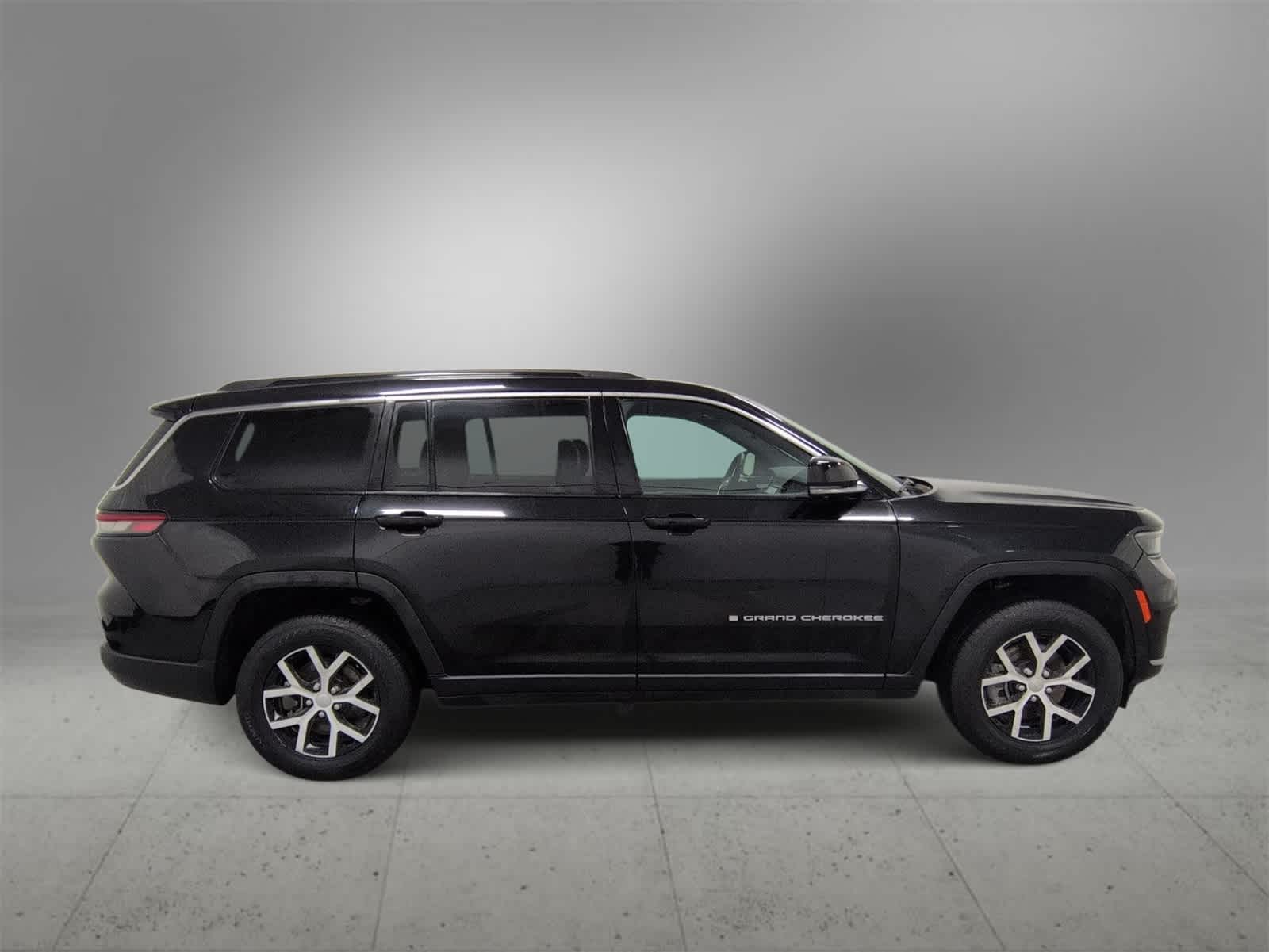 Thumbnail: 2024 Jeep Grand Cherokee L - 9