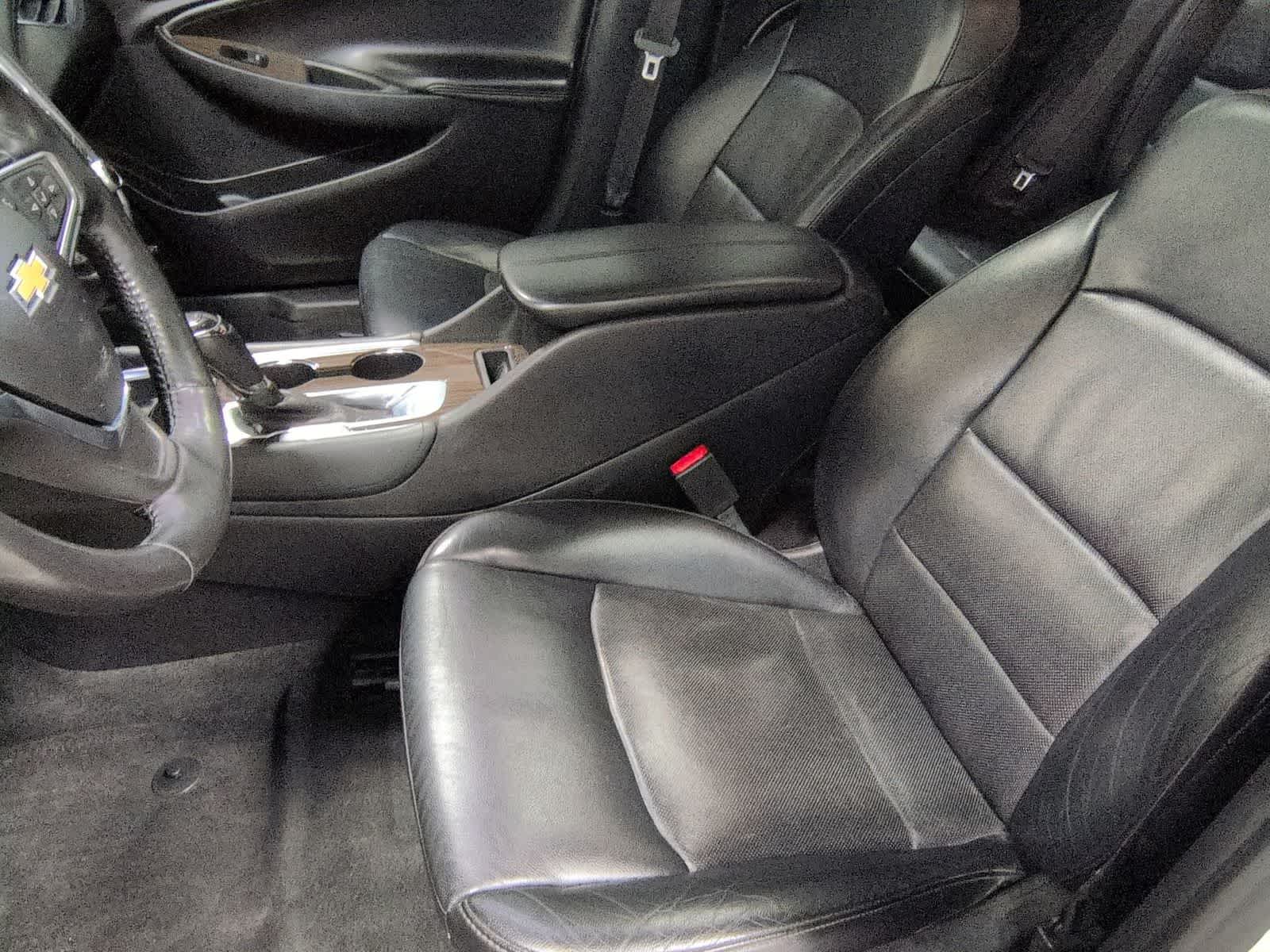 Thumbnail: 2018 Chevrolet Malibu - 17