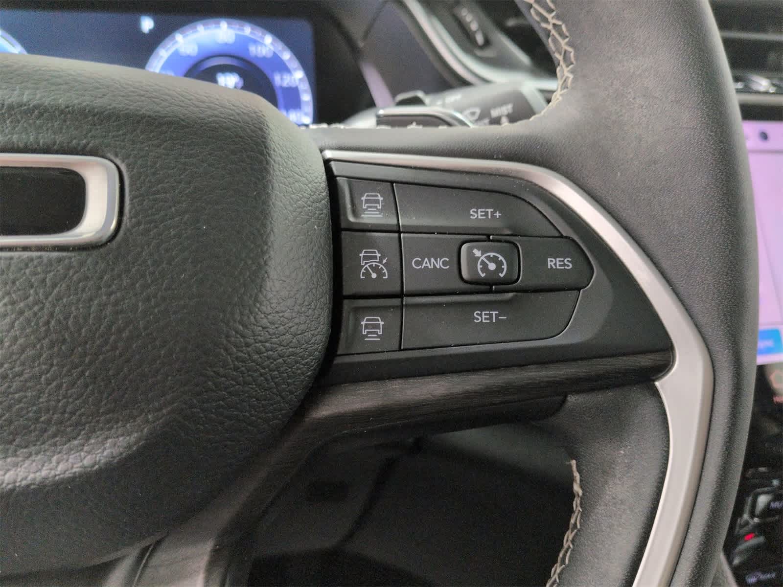 Thumbnail: 2023 Jeep Grand Cherokee - 24