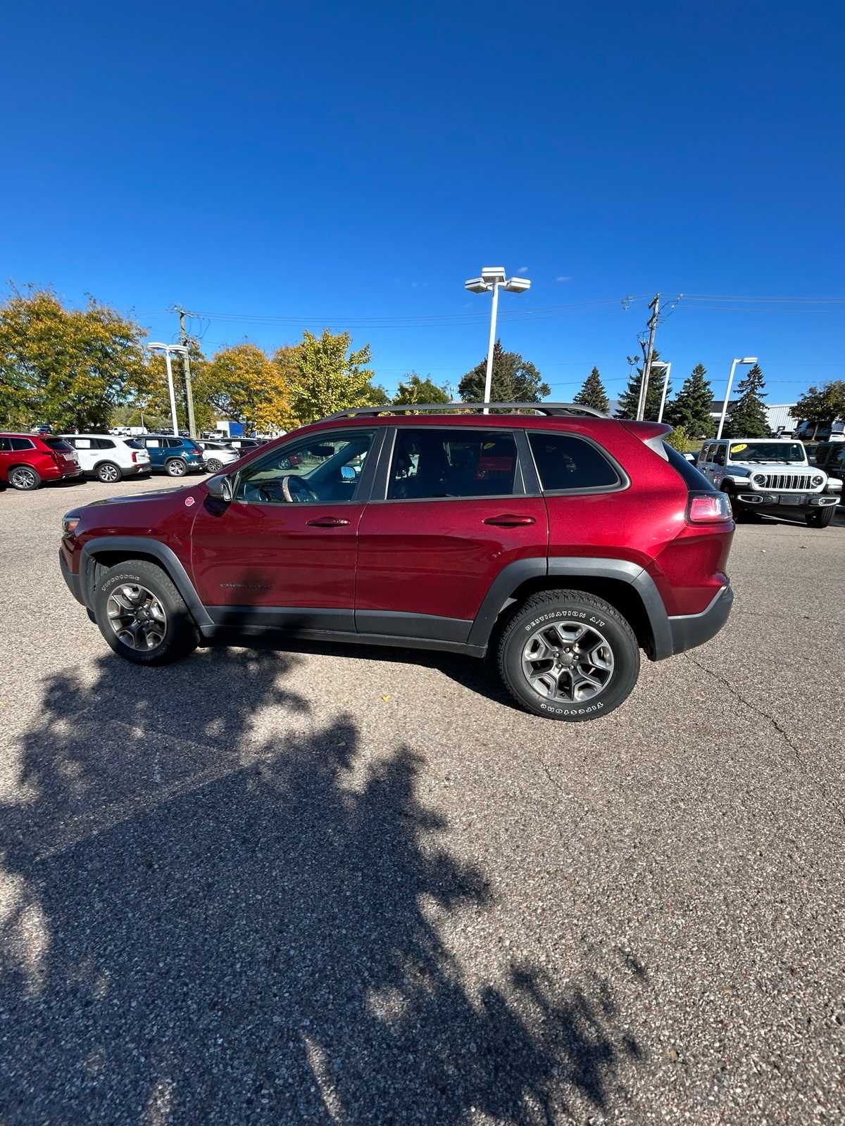 Thumbnail: 2019 Jeep Cherokee - 26