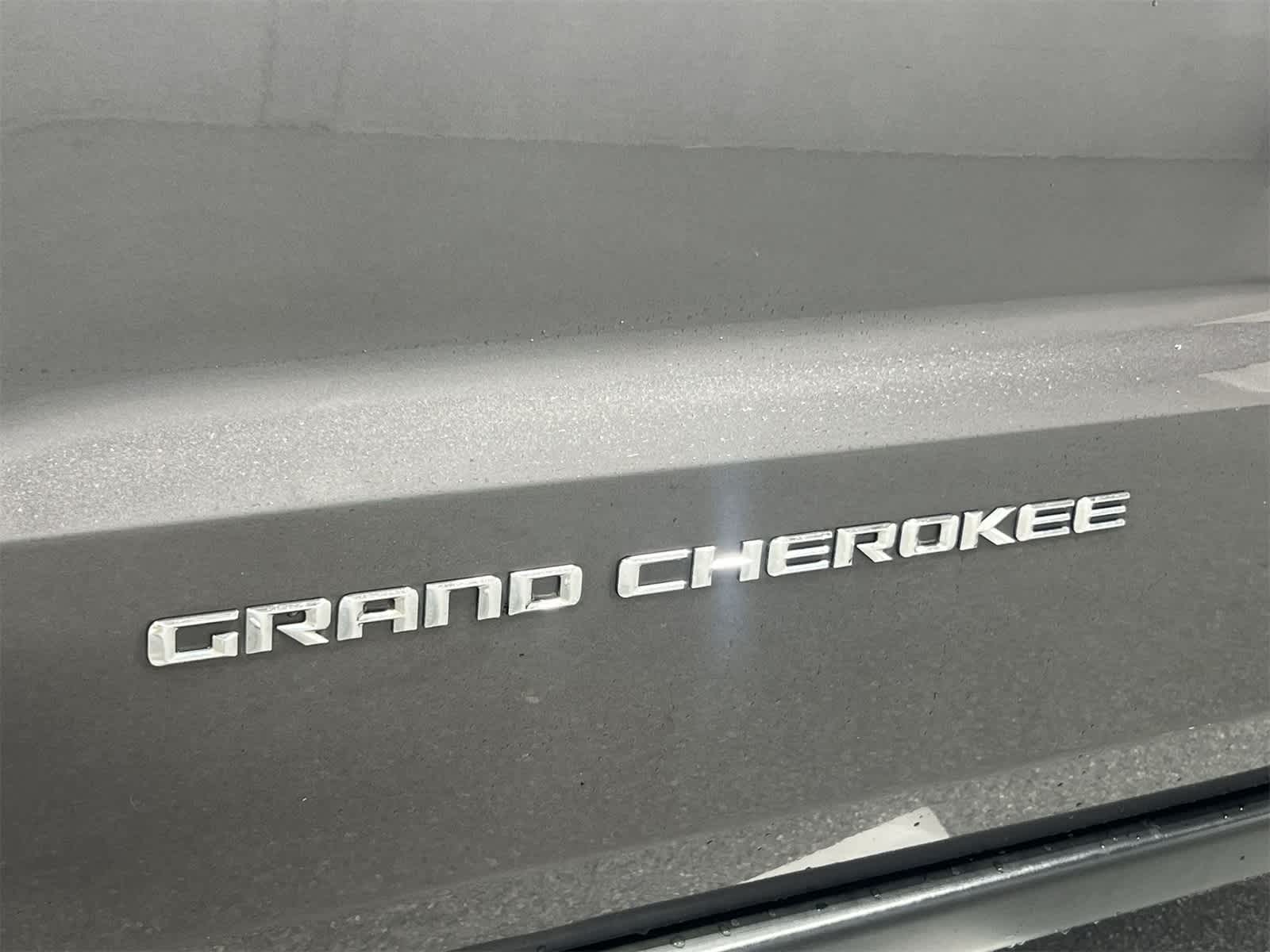Thumbnail: 2015 Jeep Grand Cherokee - 13