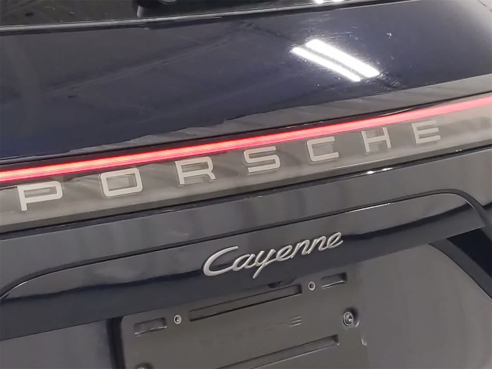 Thumbnail: 2023 Porsche Cayenne - 18