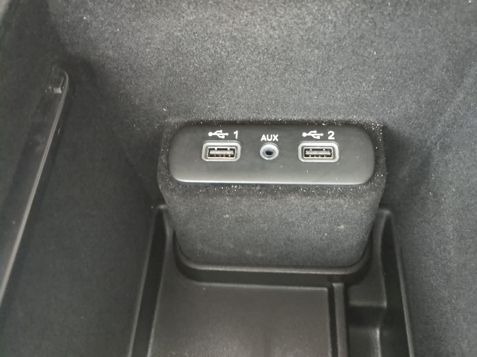 Thumbnail: 2023 Chrysler 300 - 29