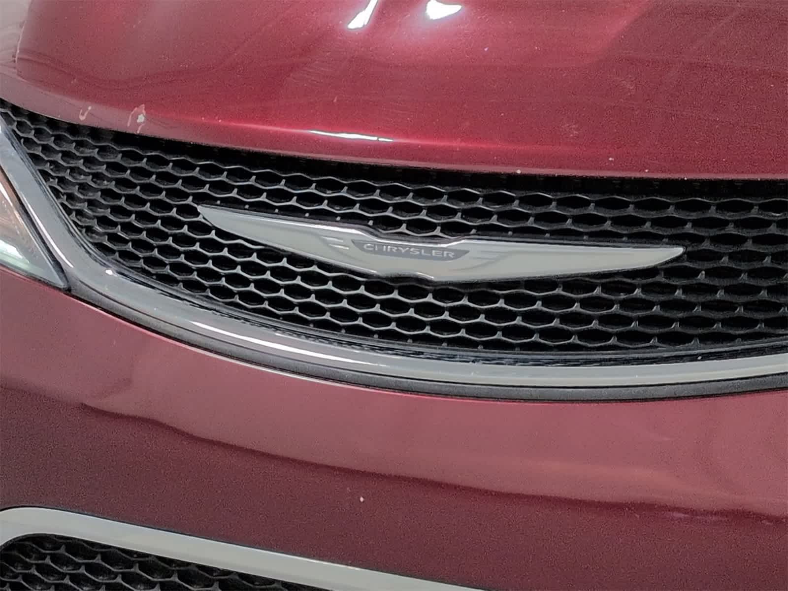 Thumbnail: 2017 Chrysler Pacifica - 12