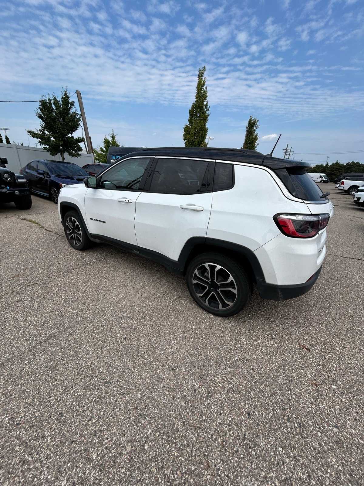 Thumbnail: 2022 Jeep Compass - 23