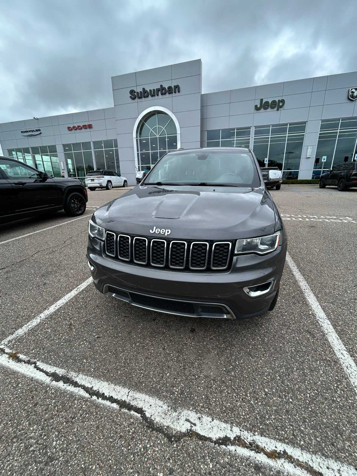 Thumbnail: 2017 Jeep Grand Cherokee - 4