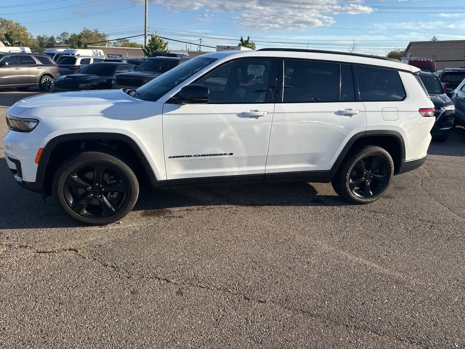 Thumbnail: 2023 Jeep Grand Cherokee L - 23