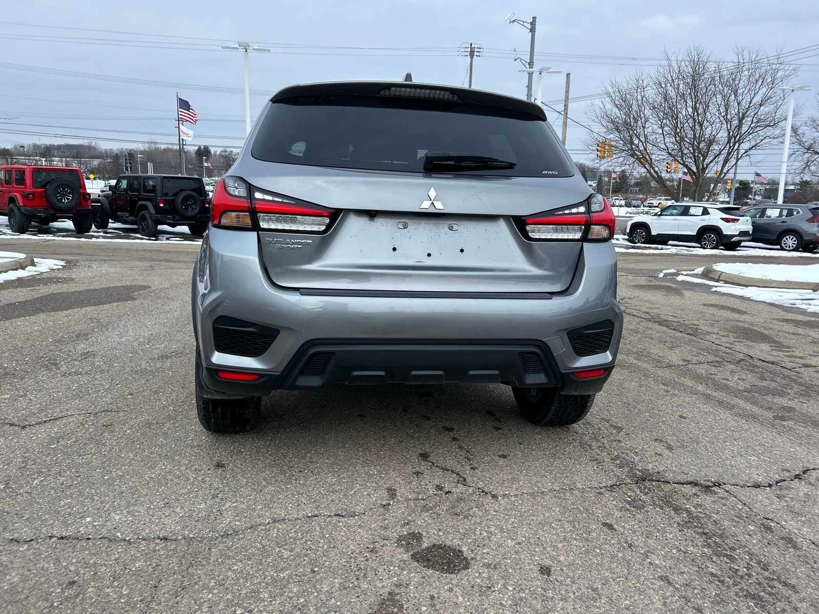 Thumbnail: 2023 Mitsubishi Outlander Sport - 18