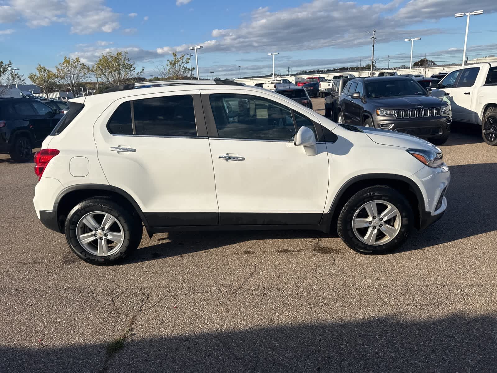 Thumbnail: 2019 Chevrolet Trax - 12
